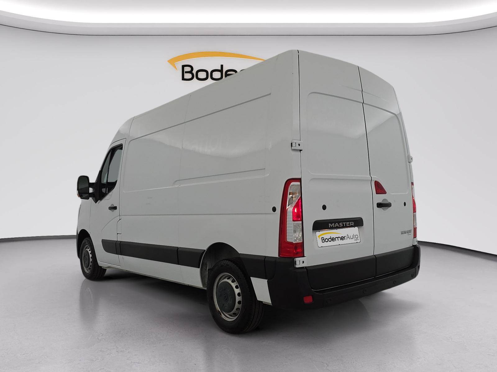 Vente en ligne Renault Master Fourgon MASTER FGN TRAC F3500 L2H2 BLUE DCI 135 au prix de 22 990 €