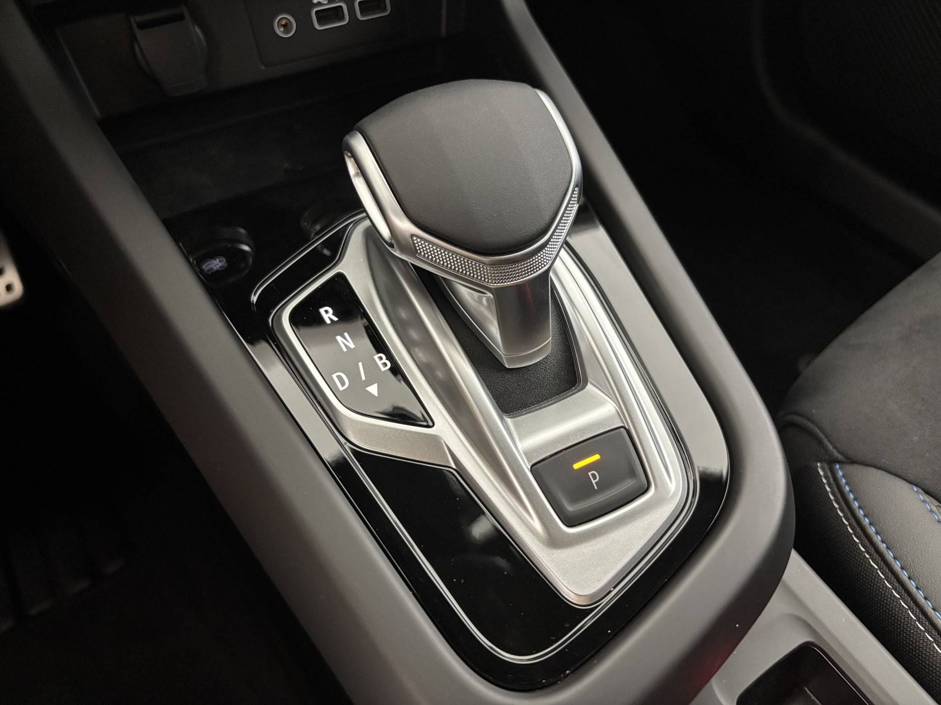 Vente en ligne Renault Arkana  E-Tech full hybrid 145 GSR2 au prix de 28 900 €