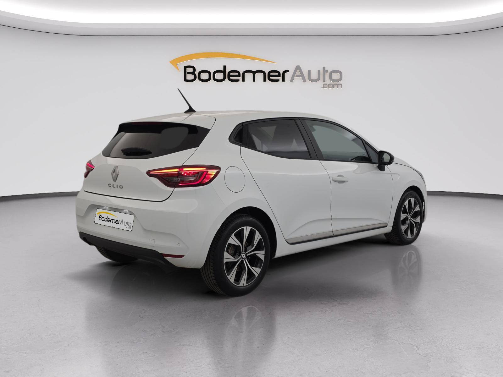 Vente en ligne Renault Clio 5 CLIO SOCIETE BLUE DCI 100 au prix de 13 990 €