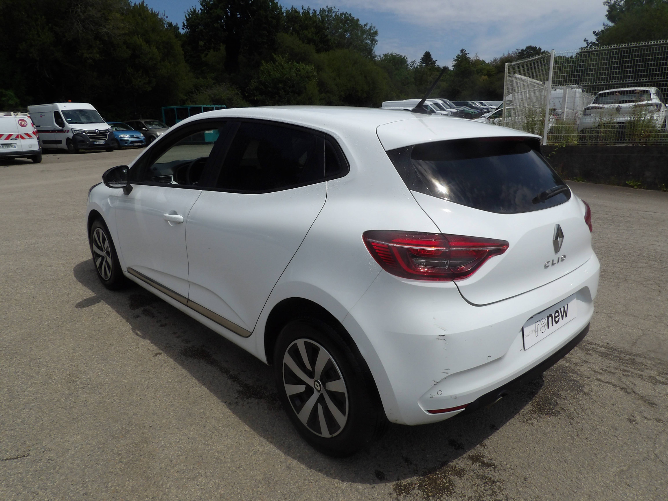 Vente en ligne Renault Clio 5 Clio TCe 90 au prix de 14 299 €