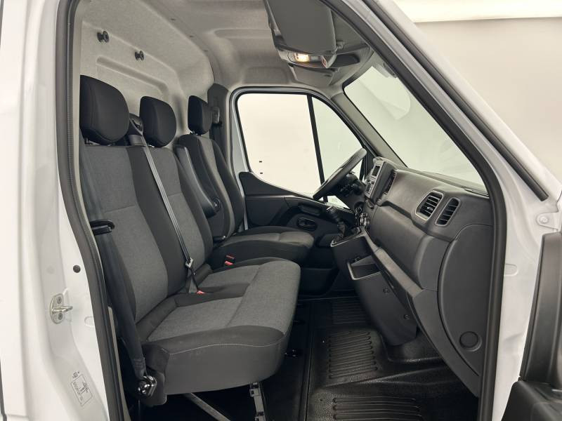 Vente en ligne Renault Master Fourgon MASTER FGN TRAC F3500 L2H2 BLUE DCI 135 au prix de 22 990 €