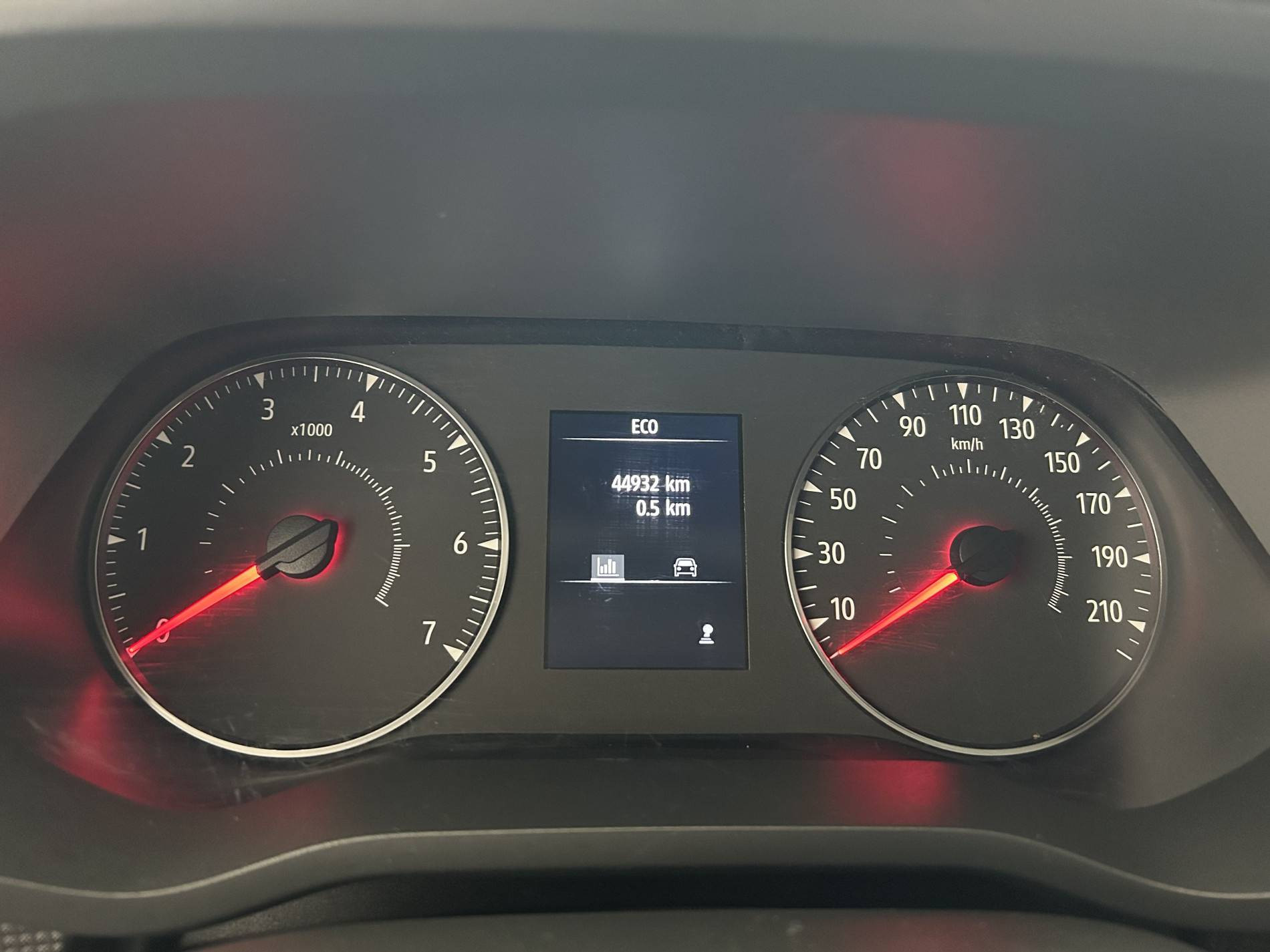 Vente en ligne Renault Trafic 3 Fourgon TRAFIC FGN L1H1 3000 KG BLUE DCI 130 au prix de 24 770 €