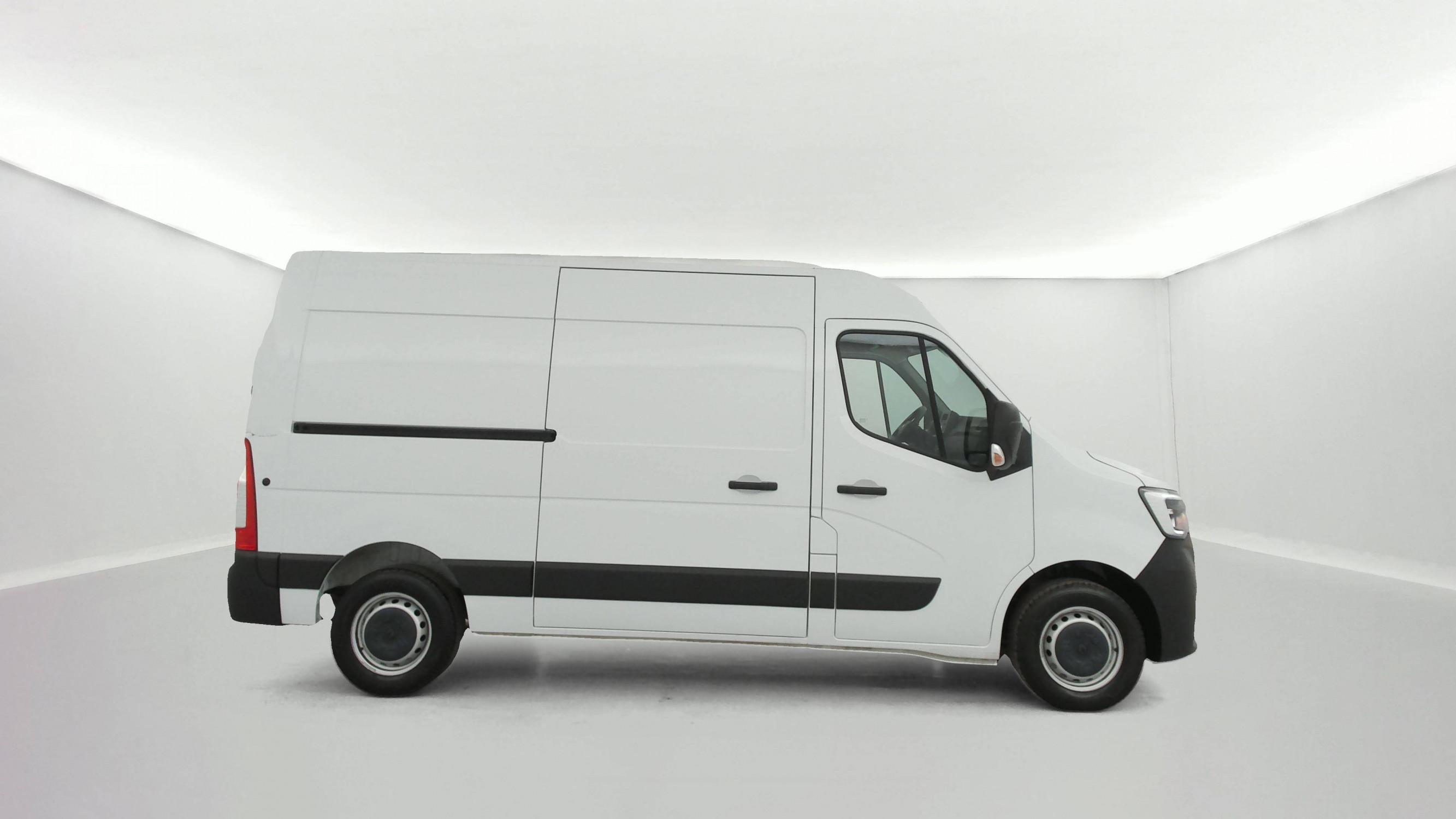 Vente en ligne Renault Master Fourgon MASTER FGN TRAC F3500 L2H2 BLUE DCI 135 au prix de 25 900 €