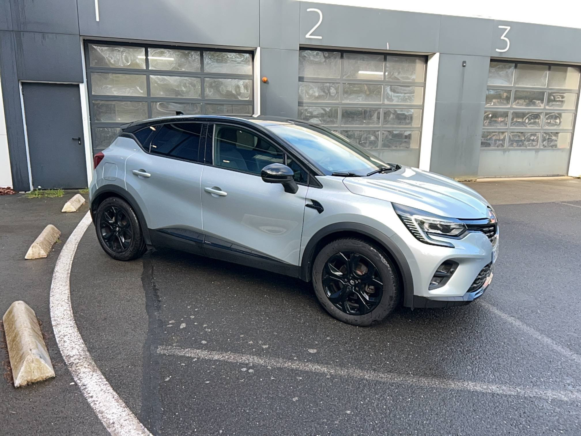 Vente en ligne Renault Captur  E-Tech 145 au prix de 17 990 €