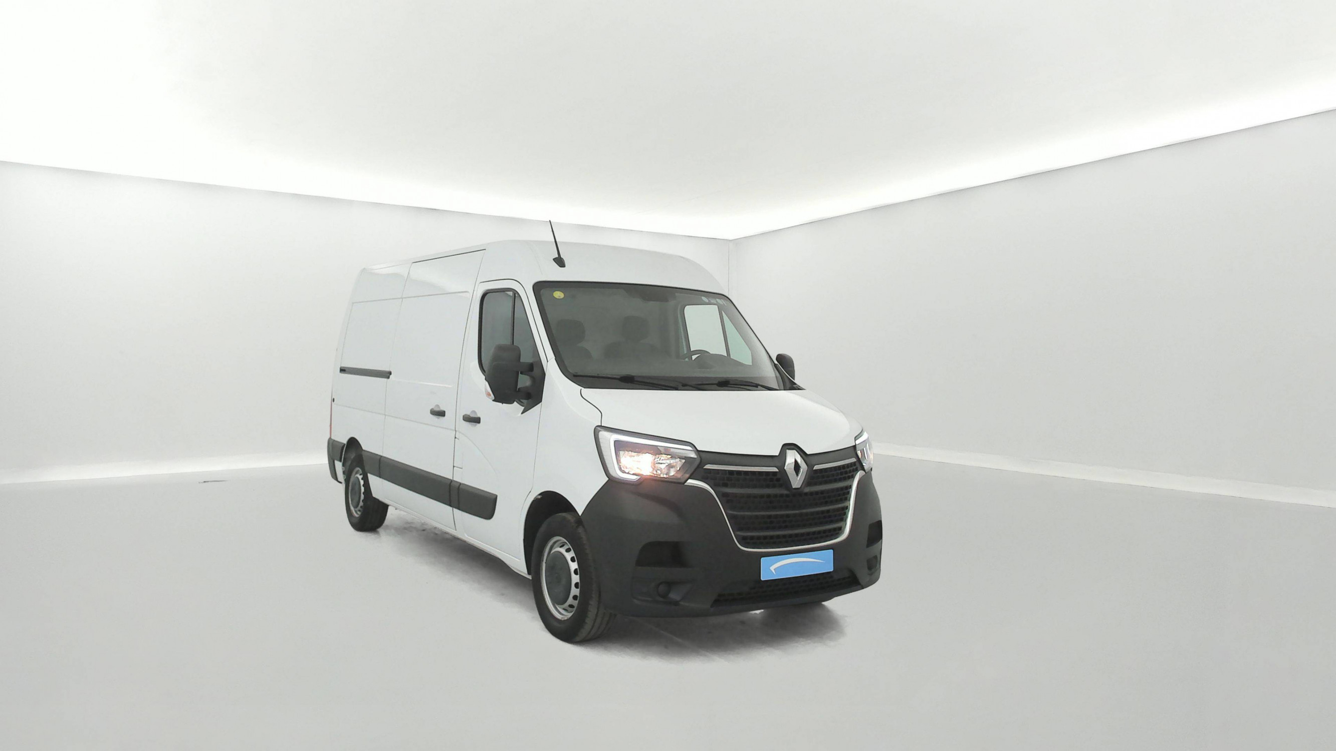 Vente en ligne Renault Master Fourgon MASTER FGN TRAC F3500 L2H2 BLUE DCI 135 au prix de 24 990 €