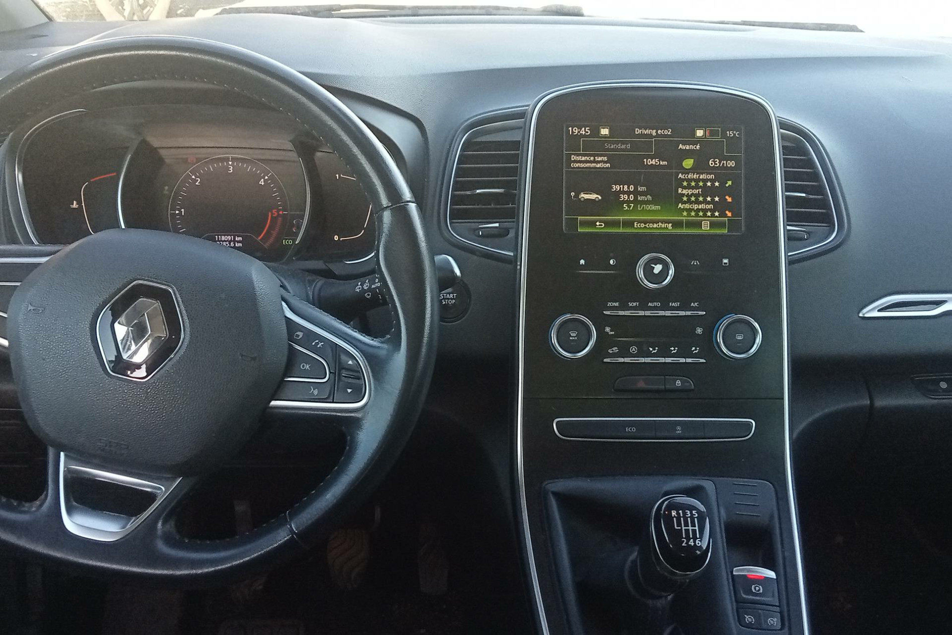 Vente en ligne Renault Scenic 4 Scenic dCi 110 Energy au prix de 12 990 €