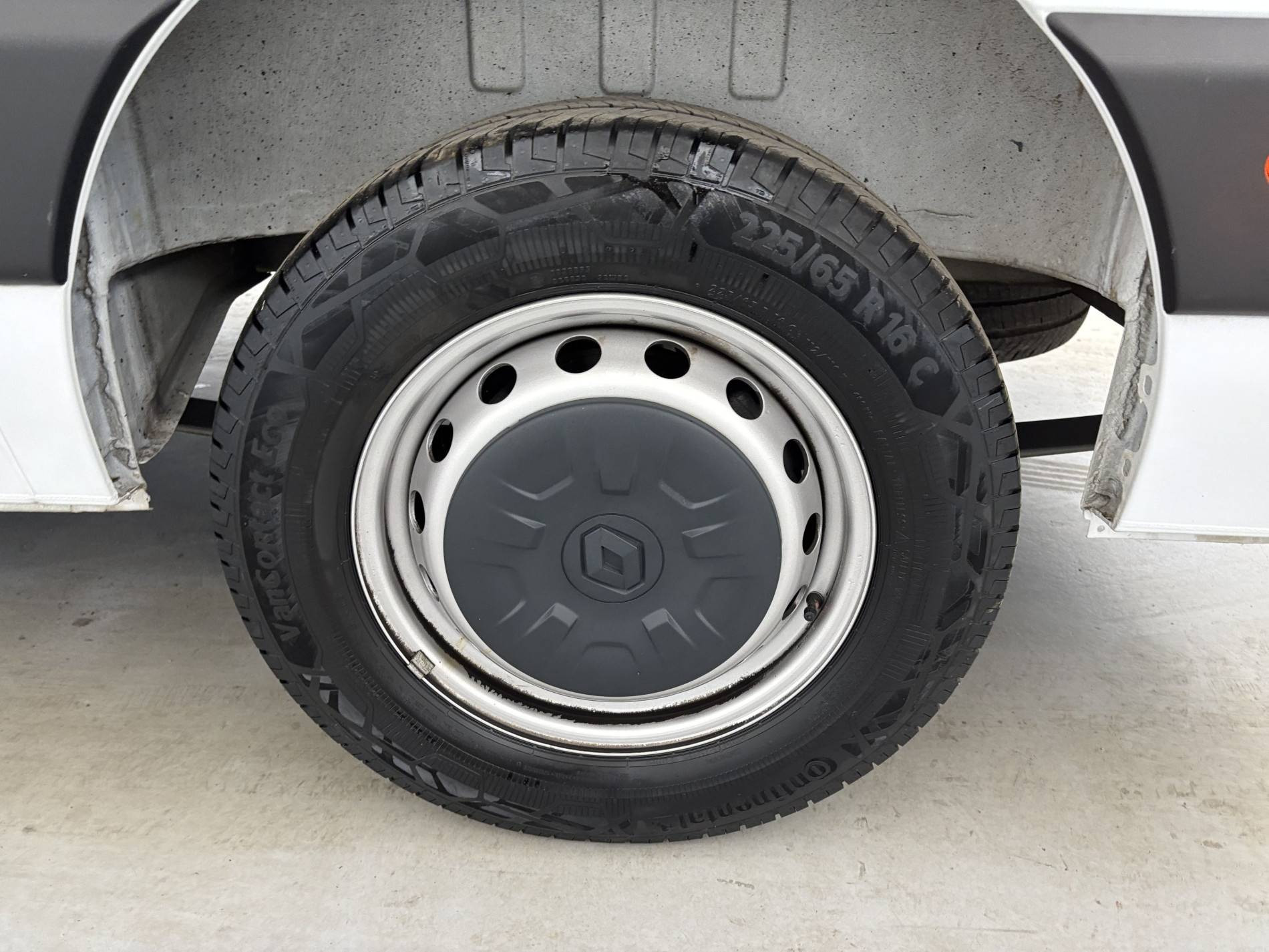 Vente en ligne Renault Master Fourgon MASTER FGN TRAC F3500 L3H3 BLUE DCI 135 au prix de 28 990 €