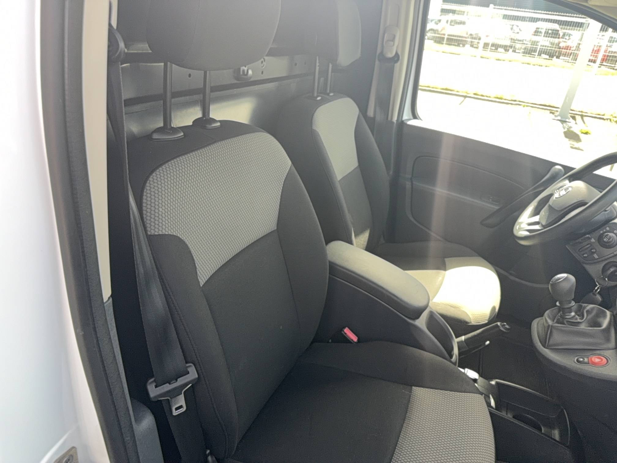 Vente en ligne Nissan NV250 L1 NV250 DCI 95 au prix de 14 490 €