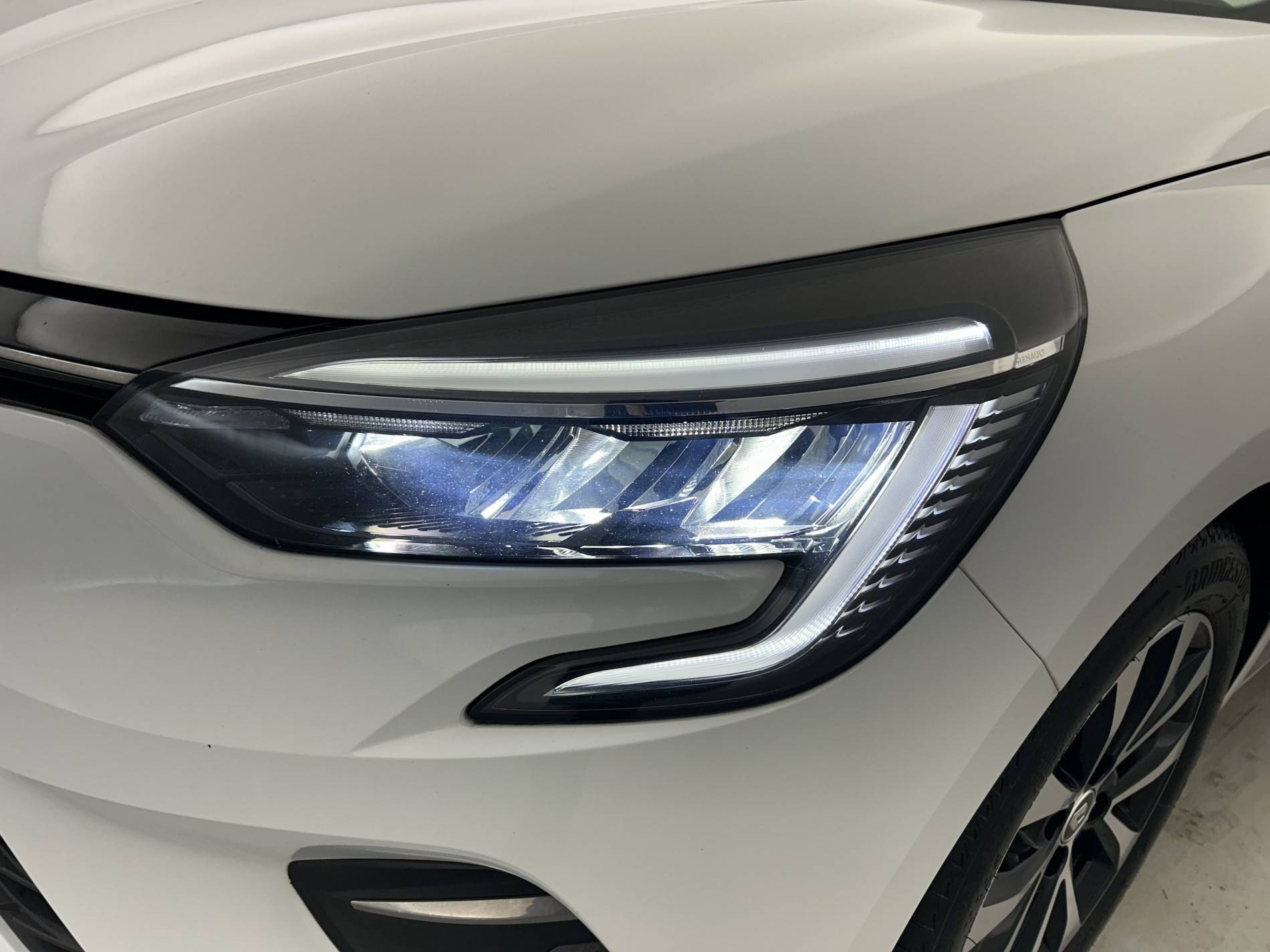 Vente en ligne Renault Clio 5 Clio TCe 90 - 21N au prix de 15 490 €