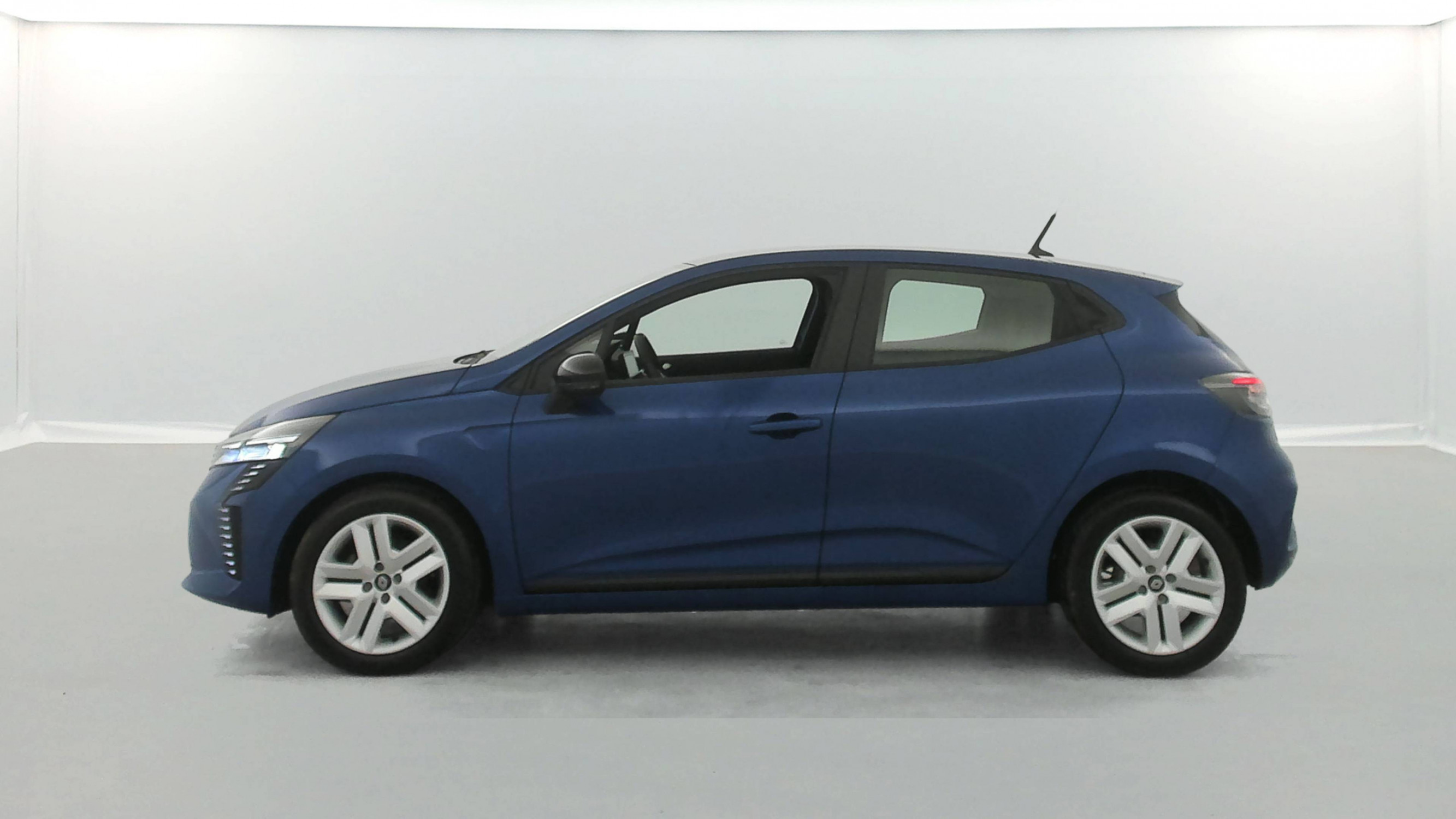 Vente en ligne Renault Clio 5 Clio TCe 90 au prix de 15 990 €