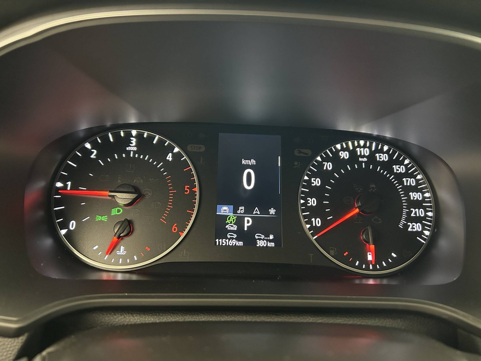 Vente en ligne Renault Megane 4  Blue dCi 115 EDC au prix de 14 590 €