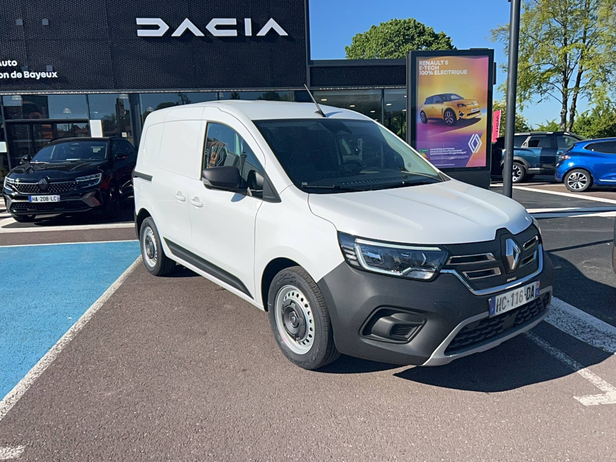 Vente en ligne Renault Kangoo Van E-Tech  FG SESAME L1 AC22/DC80 GSR2 au prix de 28 200 €
