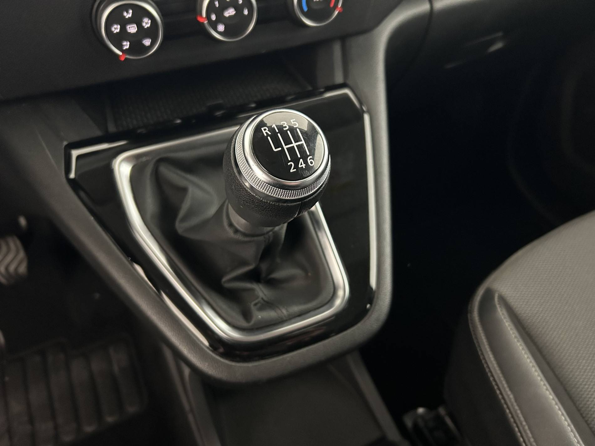 Vente en ligne Renault Kangoo  Blue dCi 95 au prix de 21 590 €