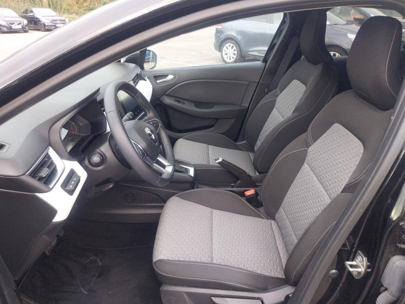 Vente en ligne Renault Clio 5 Clio E-Tech full hybrid 145 au prix de 16 990 €