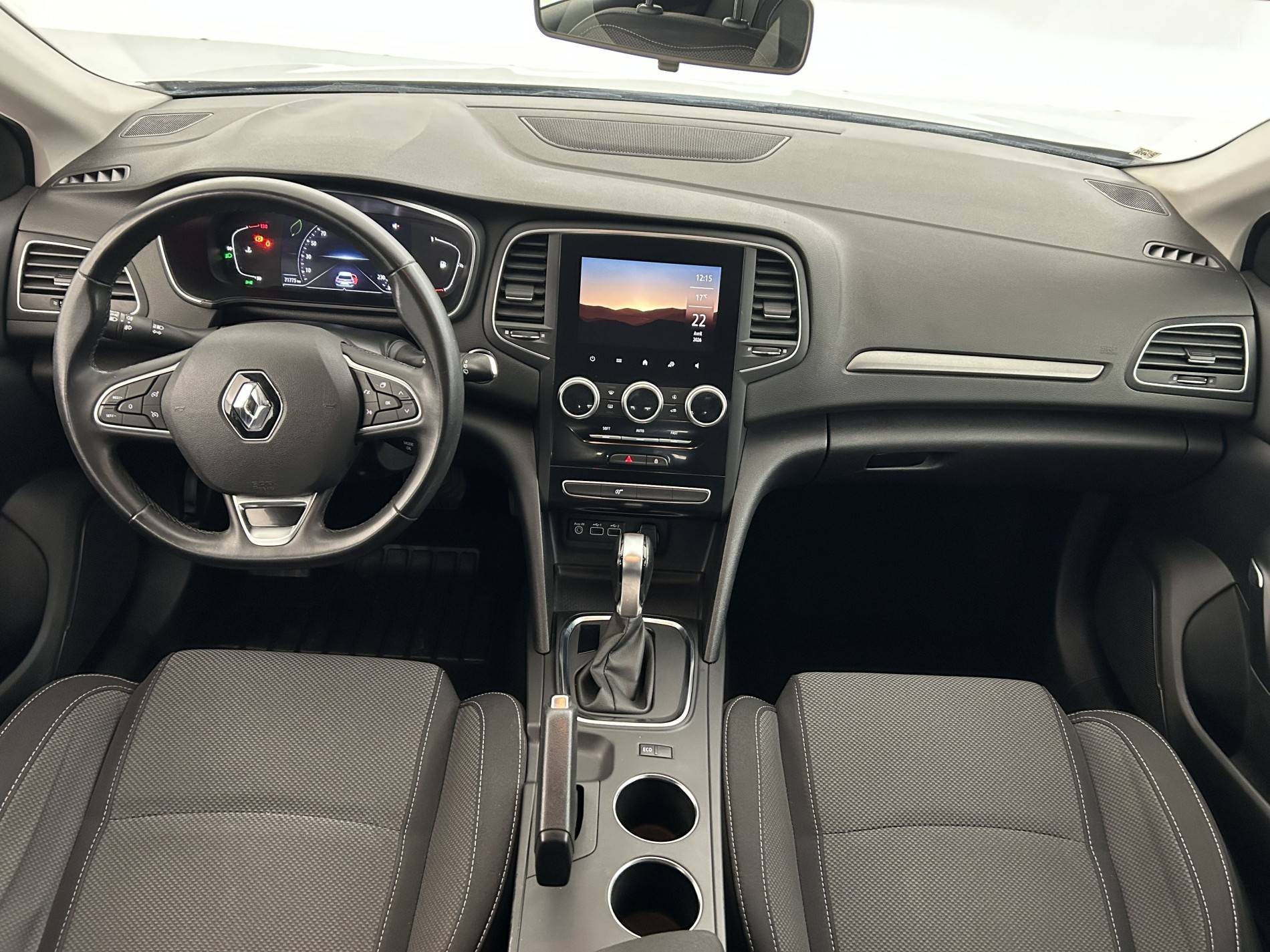 Vente en ligne Renault Megane 4 Estate  Blue dCi 115 EDC au prix de 17 990 €