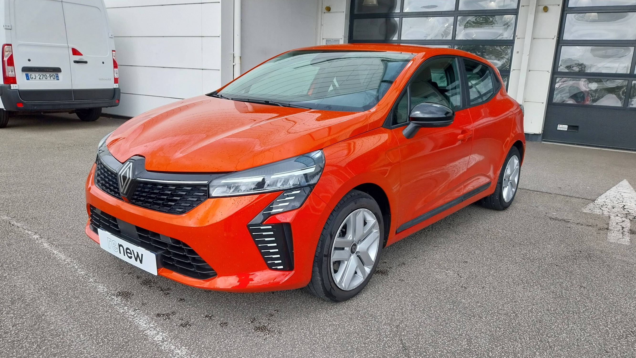 Vente en ligne Renault Clio 5 Clio E-Tech full hybrid 145 au prix de 18 890 €
