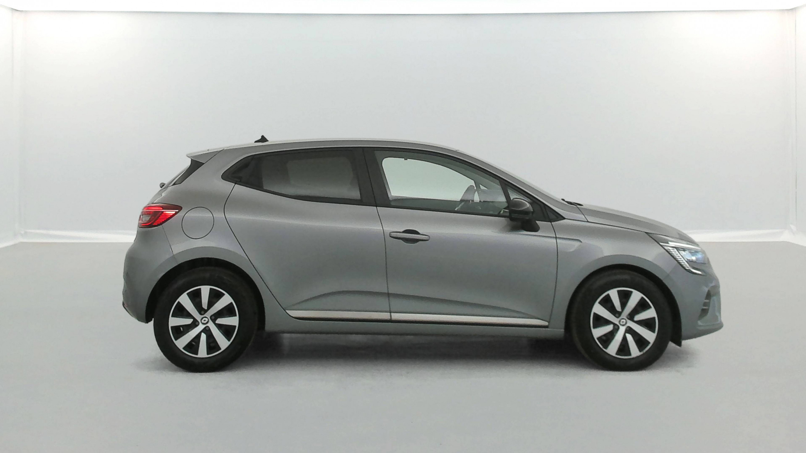 Vente en ligne Renault Clio 5 Clio TCe 90 au prix de 14 690 €