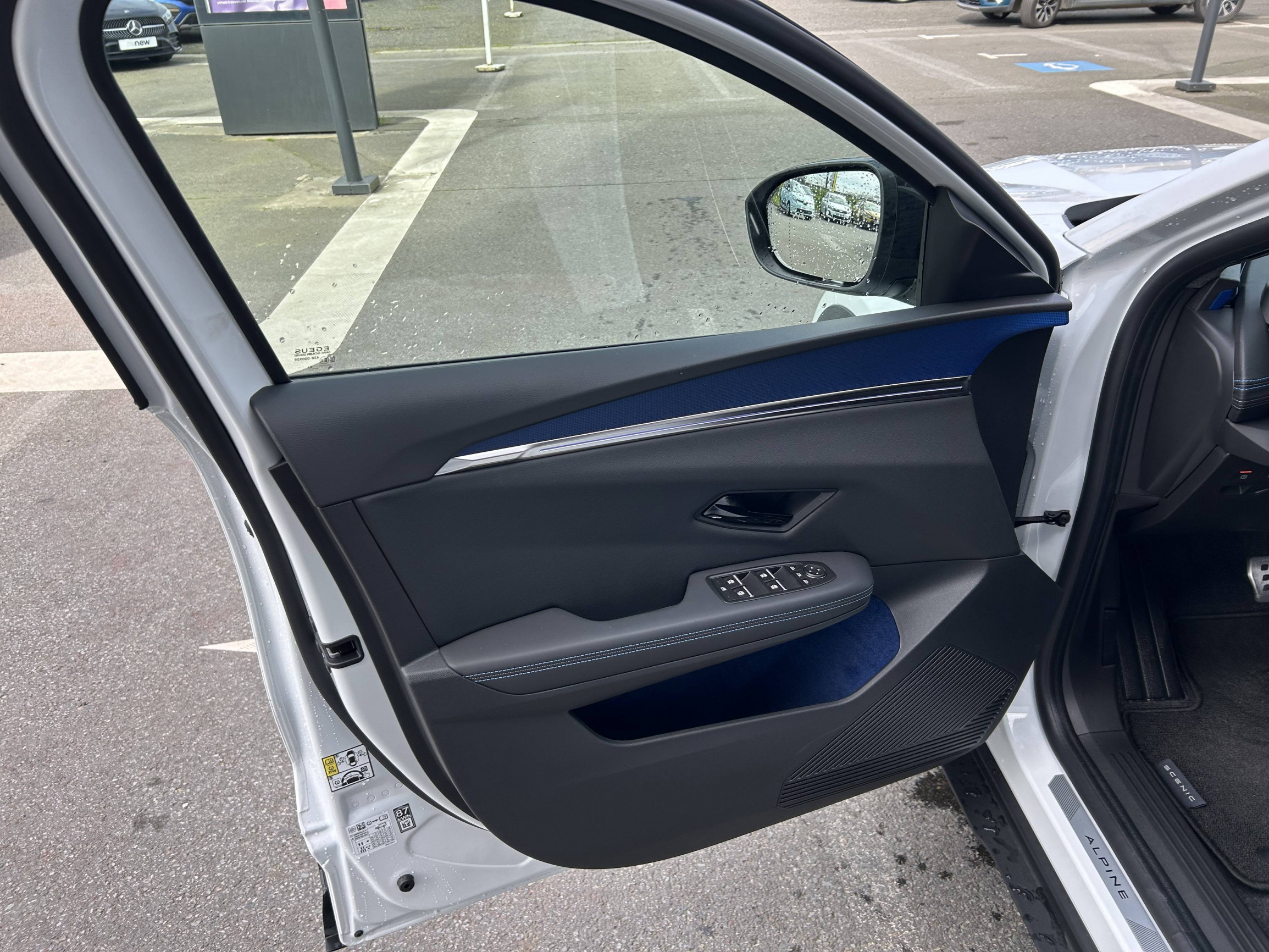 Vente en ligne Renault Scenic E-Tech  220 ch grande autonomie au prix de 48 990 €