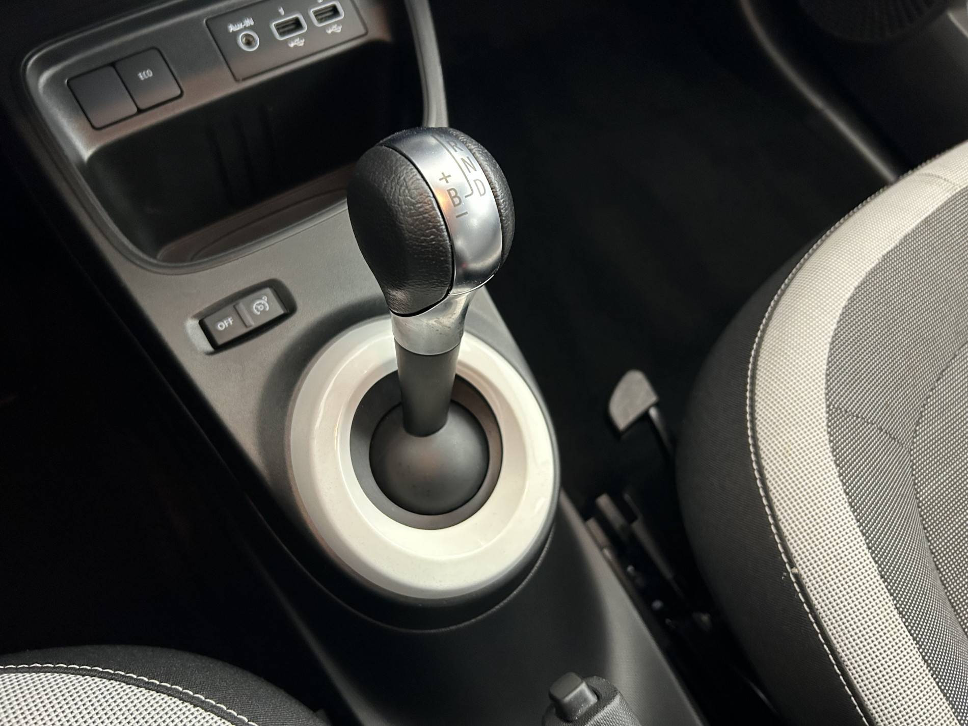 Vente en ligne Renault Twingo Electrique Twingo III E-Tech au prix de 12 490 €