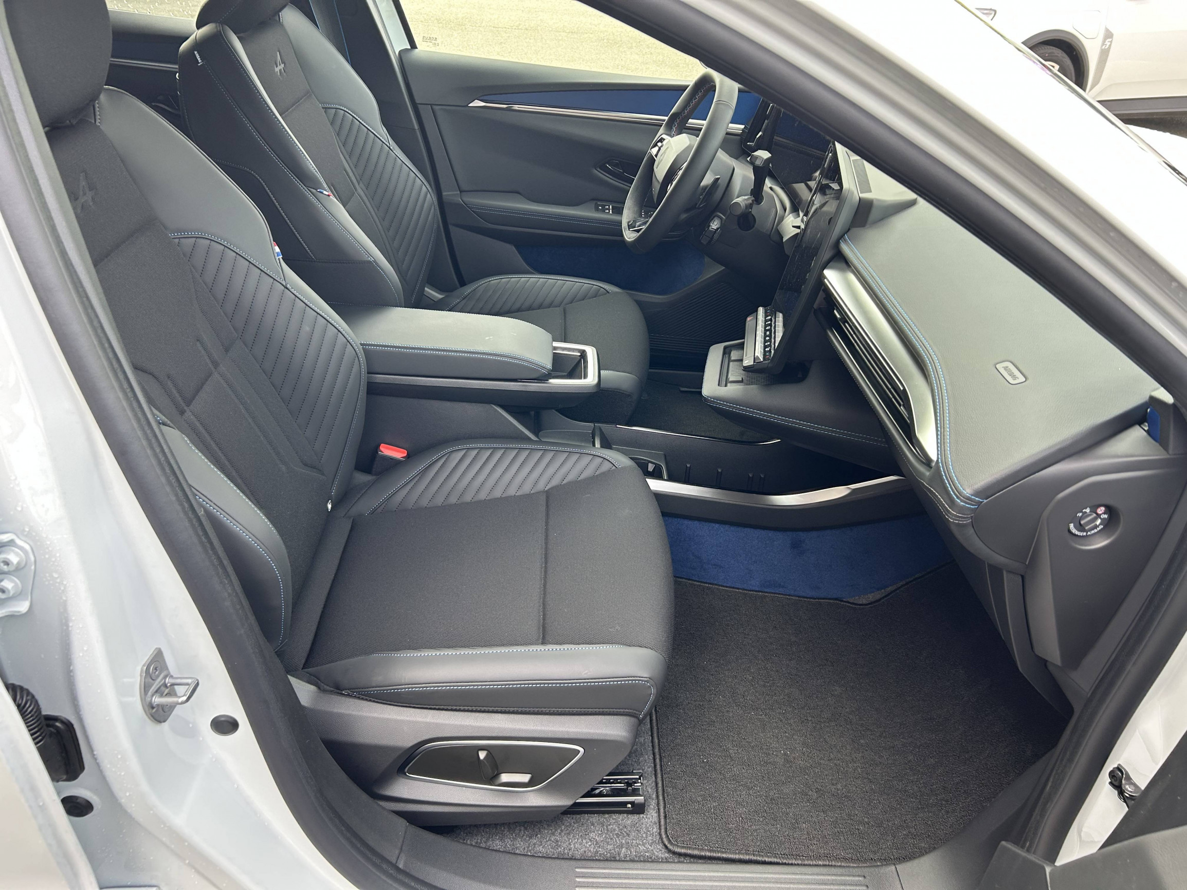 Vente en ligne Renault Scenic E-Tech  220 ch grande autonomie au prix de 48 990 €