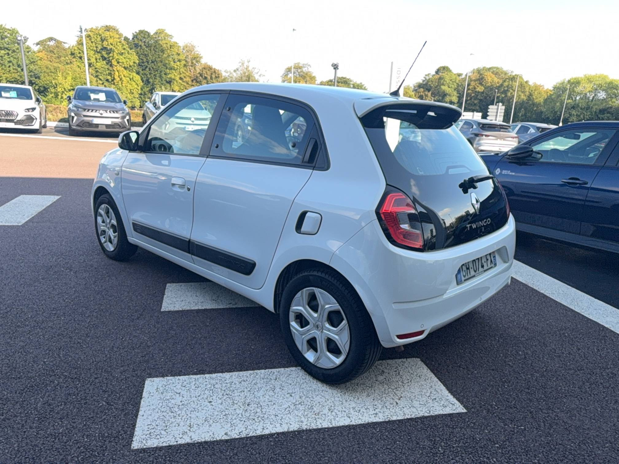Vente en ligne Renault Twingo 3  SCe 65 - 21 au prix de 11 464 €