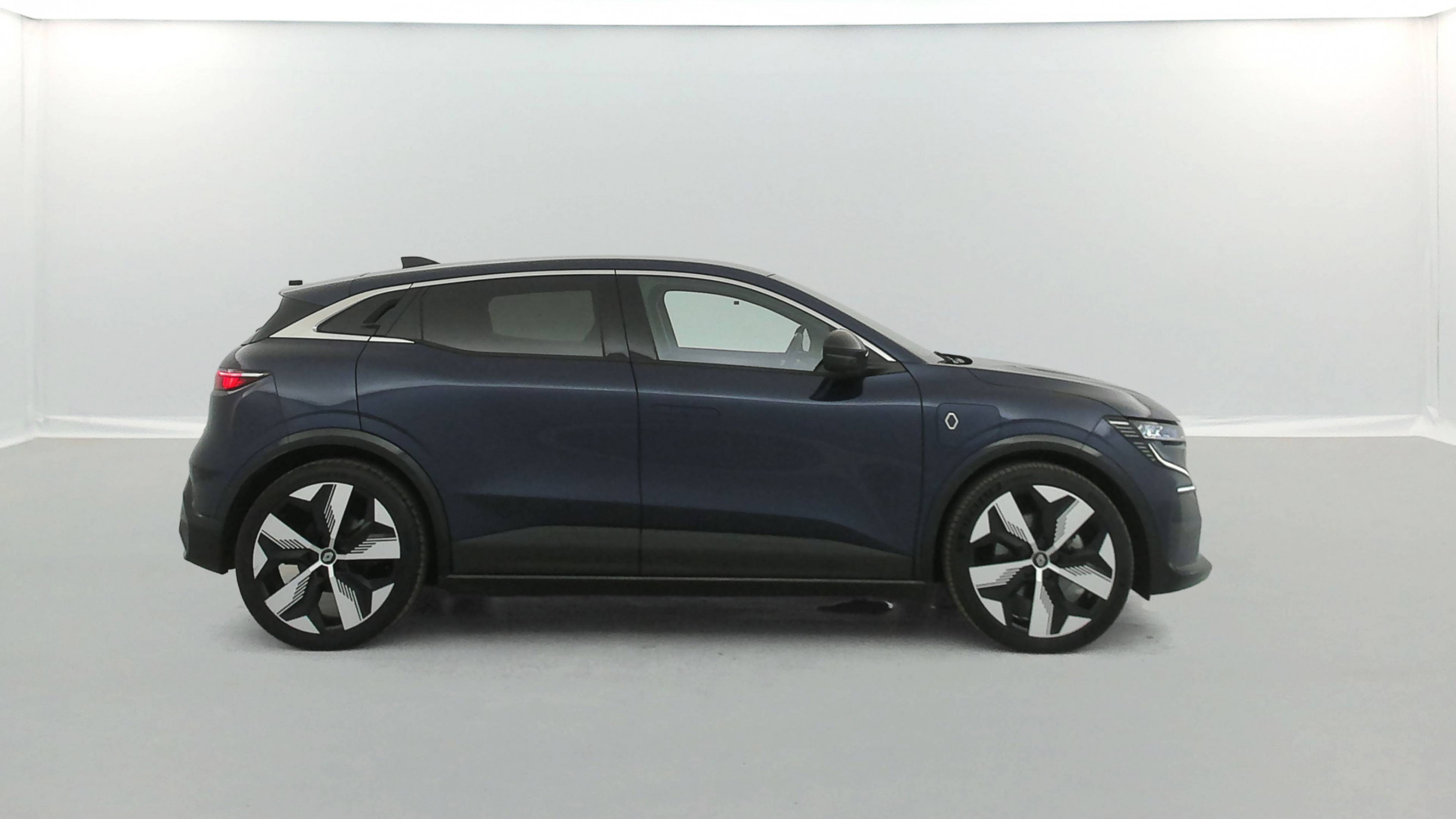 Vente en ligne Renault Megane E-Tech  EV60 220 ch super charge au prix de 24 990 €