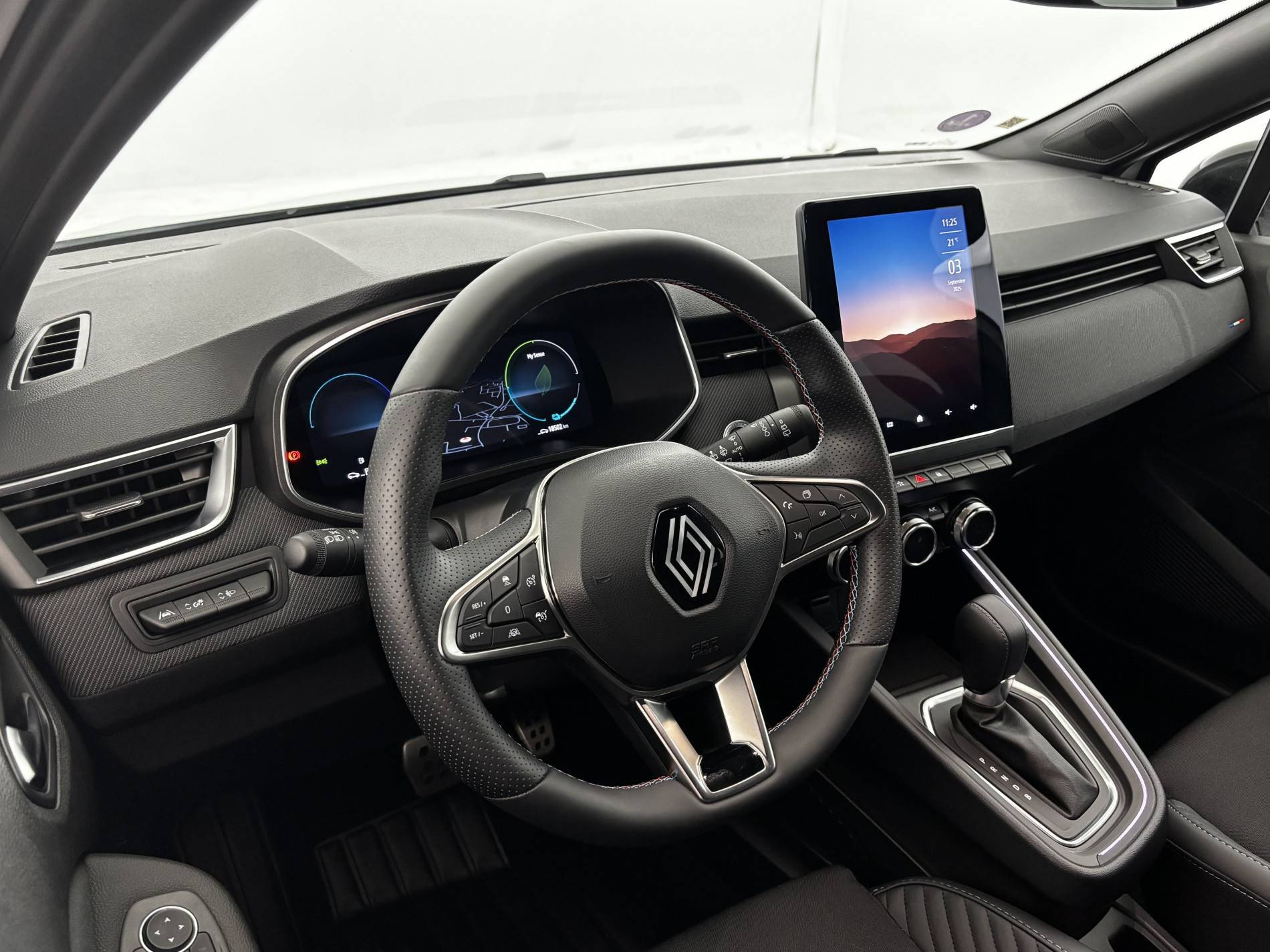 Vente en ligne Renault Clio 5 Clio E-Tech full hybrid 145 au prix de 20 790 €