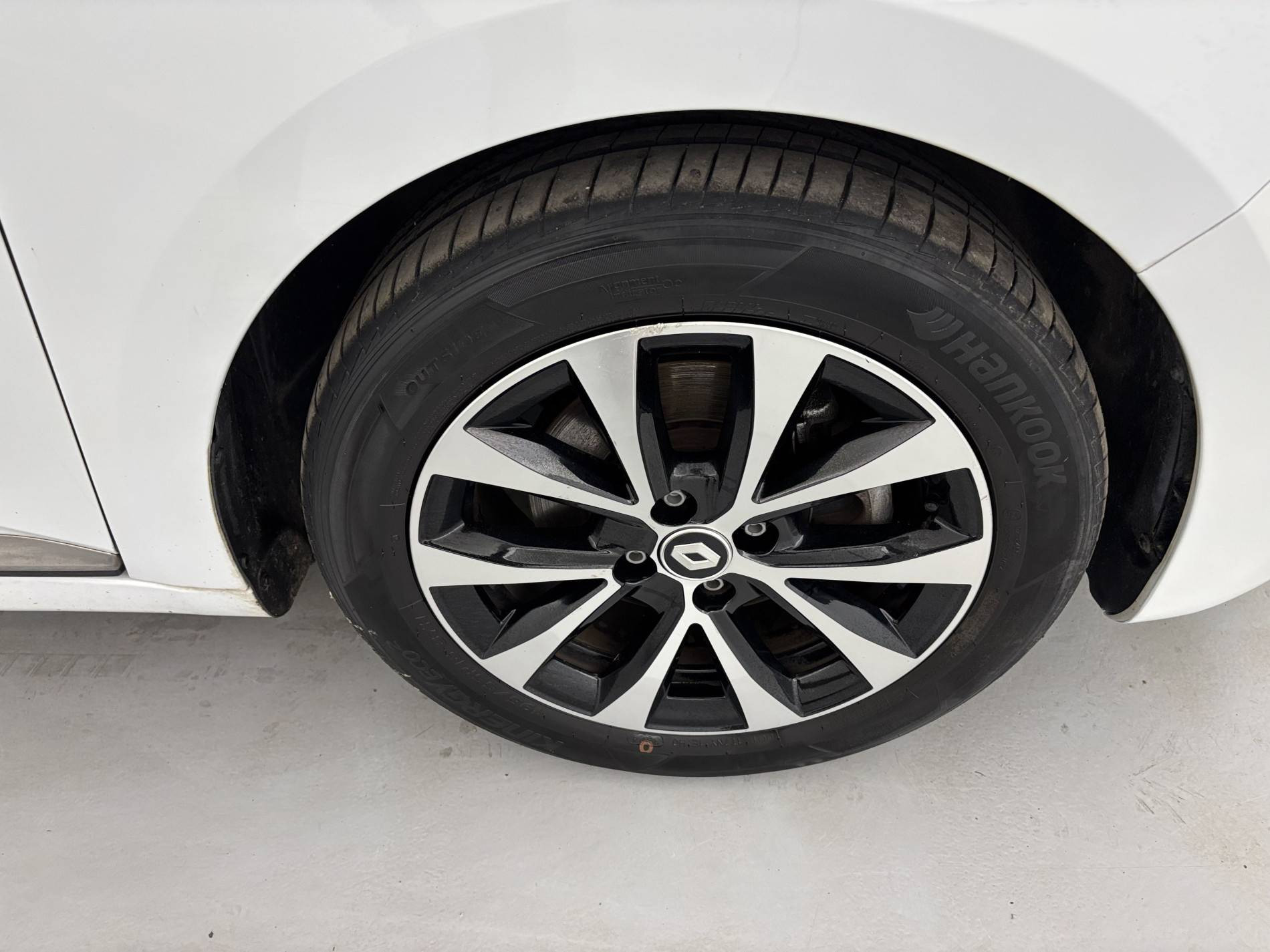 Vente en ligne Renault Clio 5 Clio E-Tech full hybrid 145 au prix de 15 890 €