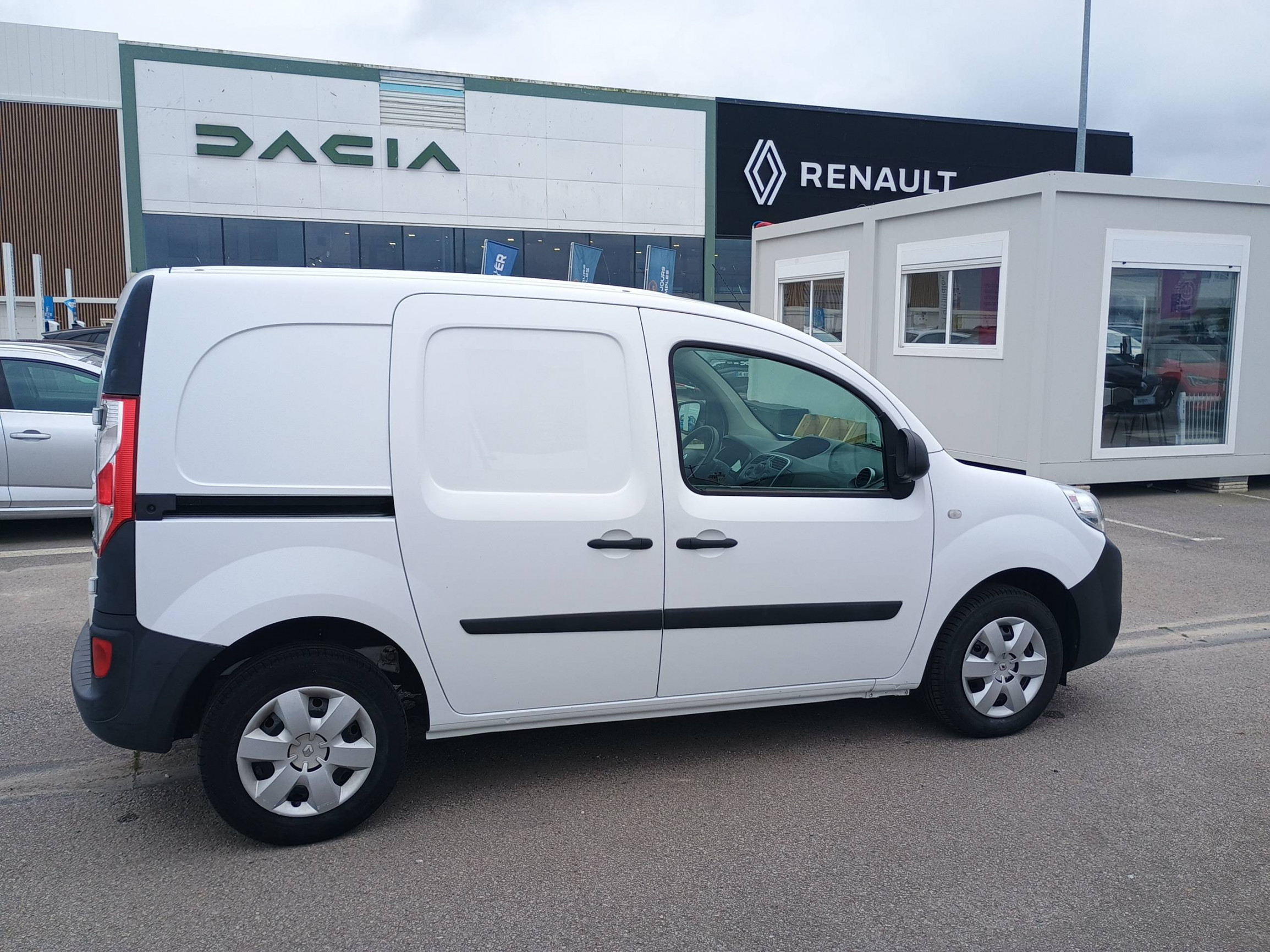Vente en ligne Renault Kangoo Express  BLUE DCI 80 au prix de 12 290 €