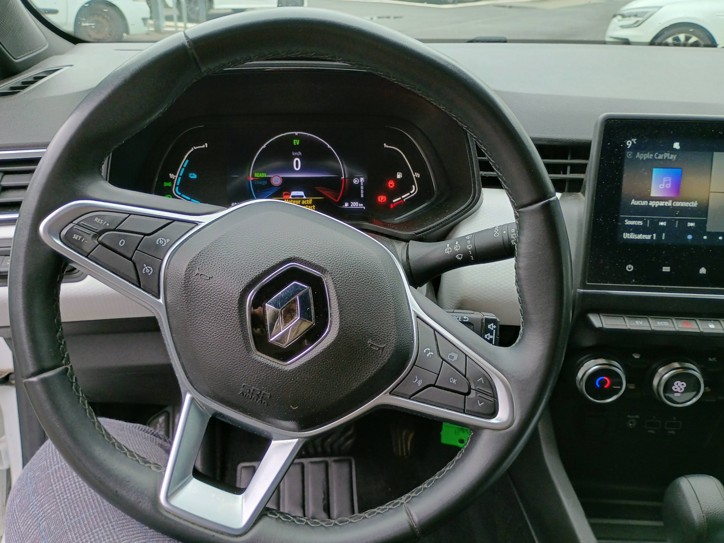 Vente en ligne Renault Clio 5 Clio E-Tech 140 - 21N au prix de 15 490 €