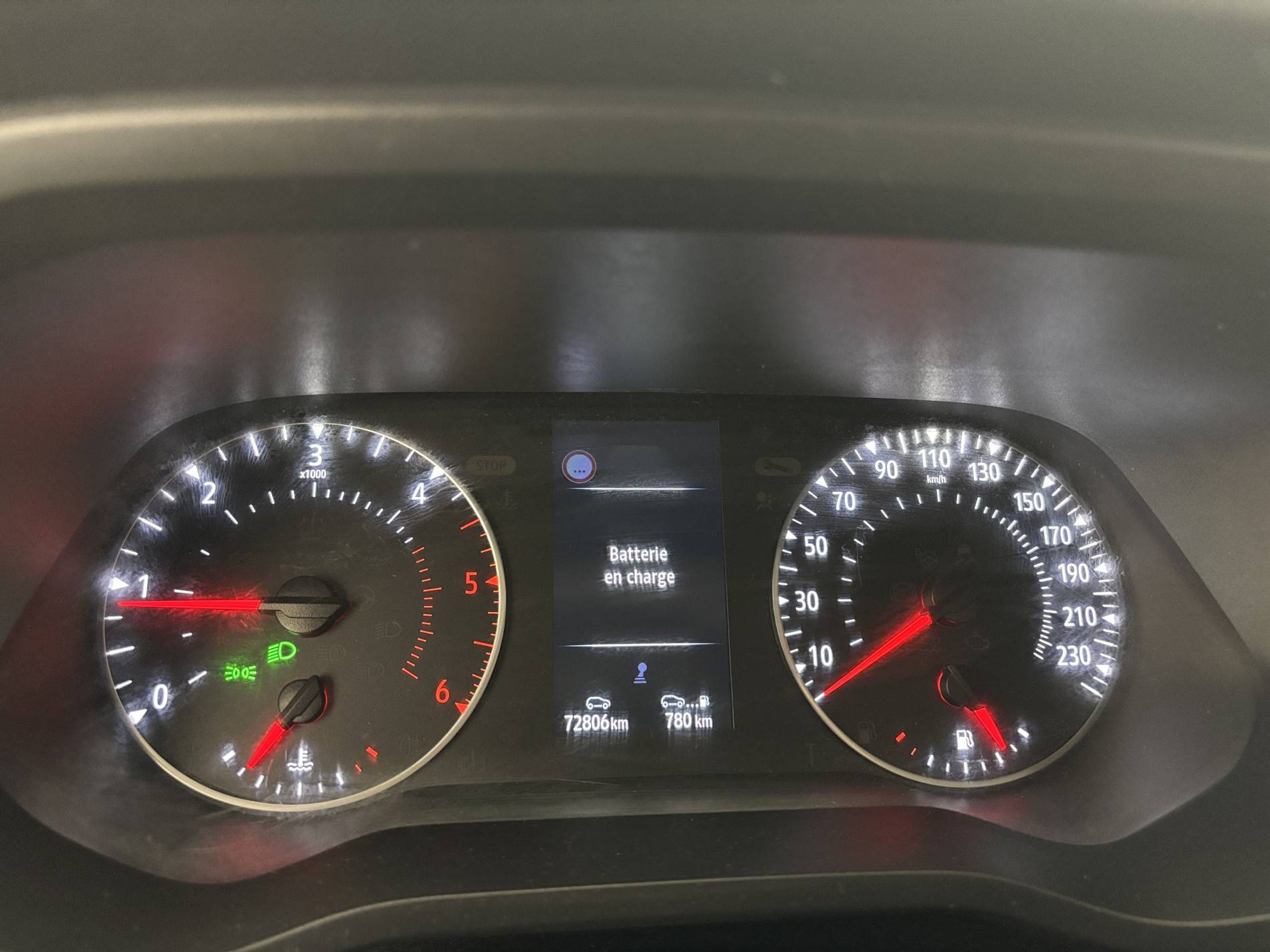 Vente en ligne Renault Trafic 3 Fourgon TRAFIC FGN L2H1 3000 KG BLUE DCI 130 au prix de 21 990 €