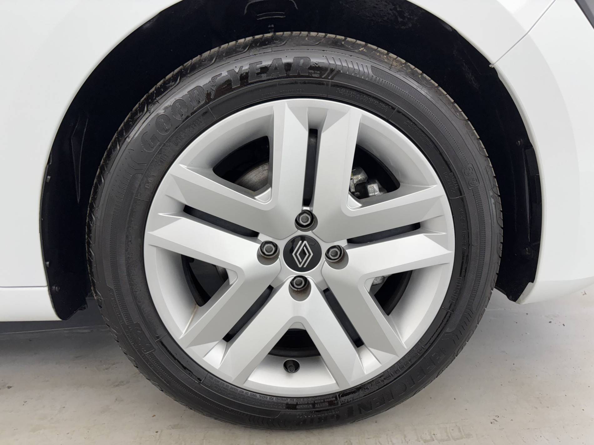 Vente en ligne Renault Clio 5 Clio Blue dCi 100 ch GSR2 au prix de 18 791 €