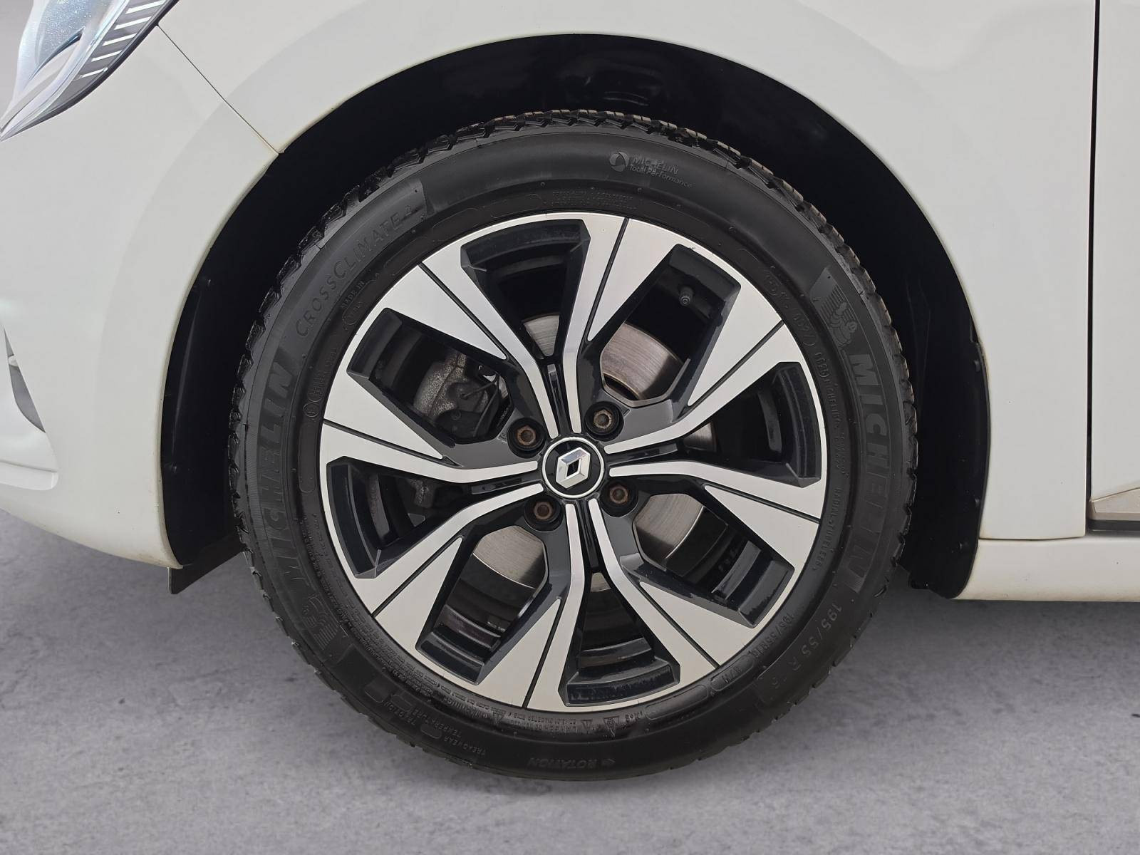 Vente en ligne Renault Clio 5 CLIO SOCIETE BLUE DCI 100 au prix de 13 990 €