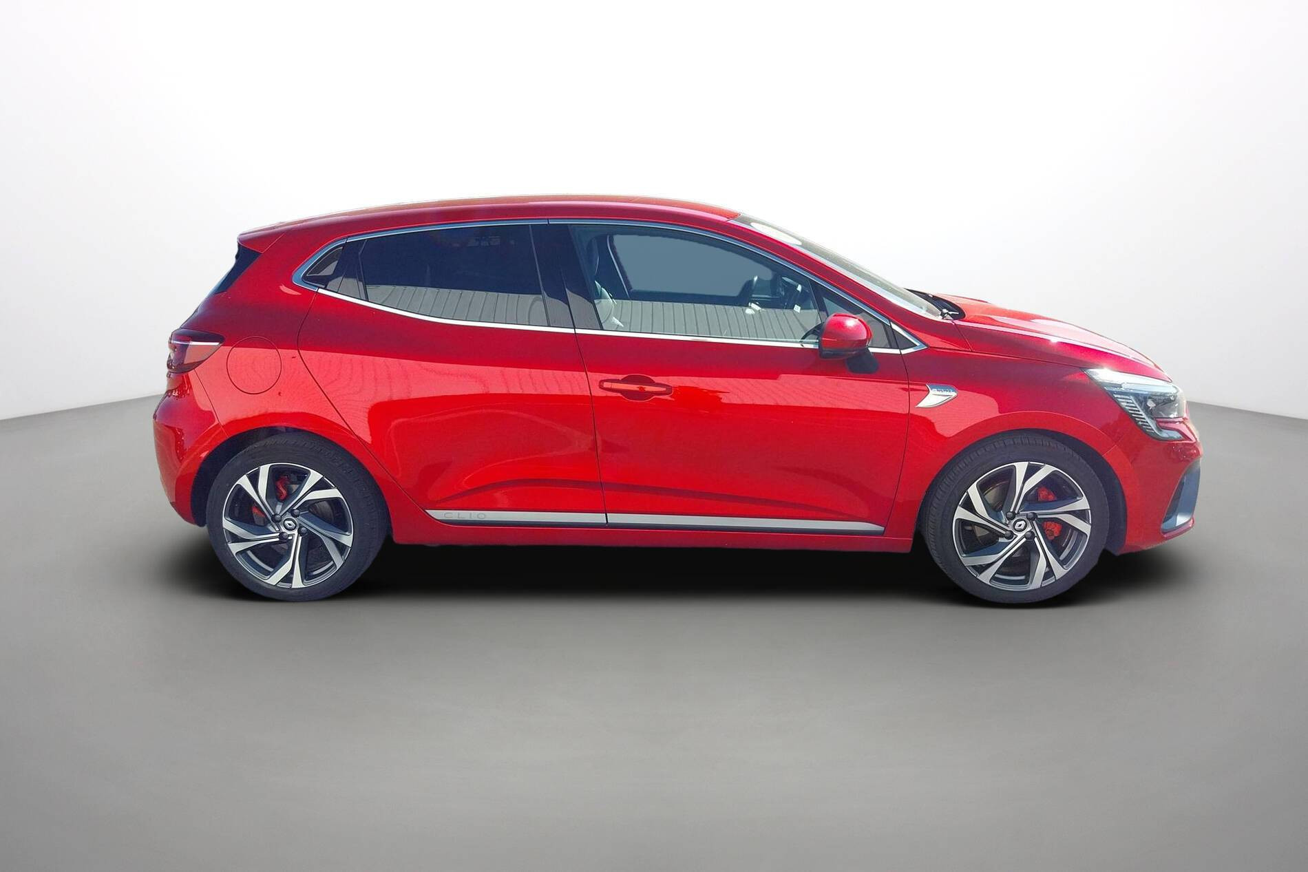 Vente en ligne Renault Clio 5 Clio E-Tech 140 - 21N au prix de 18 390 €