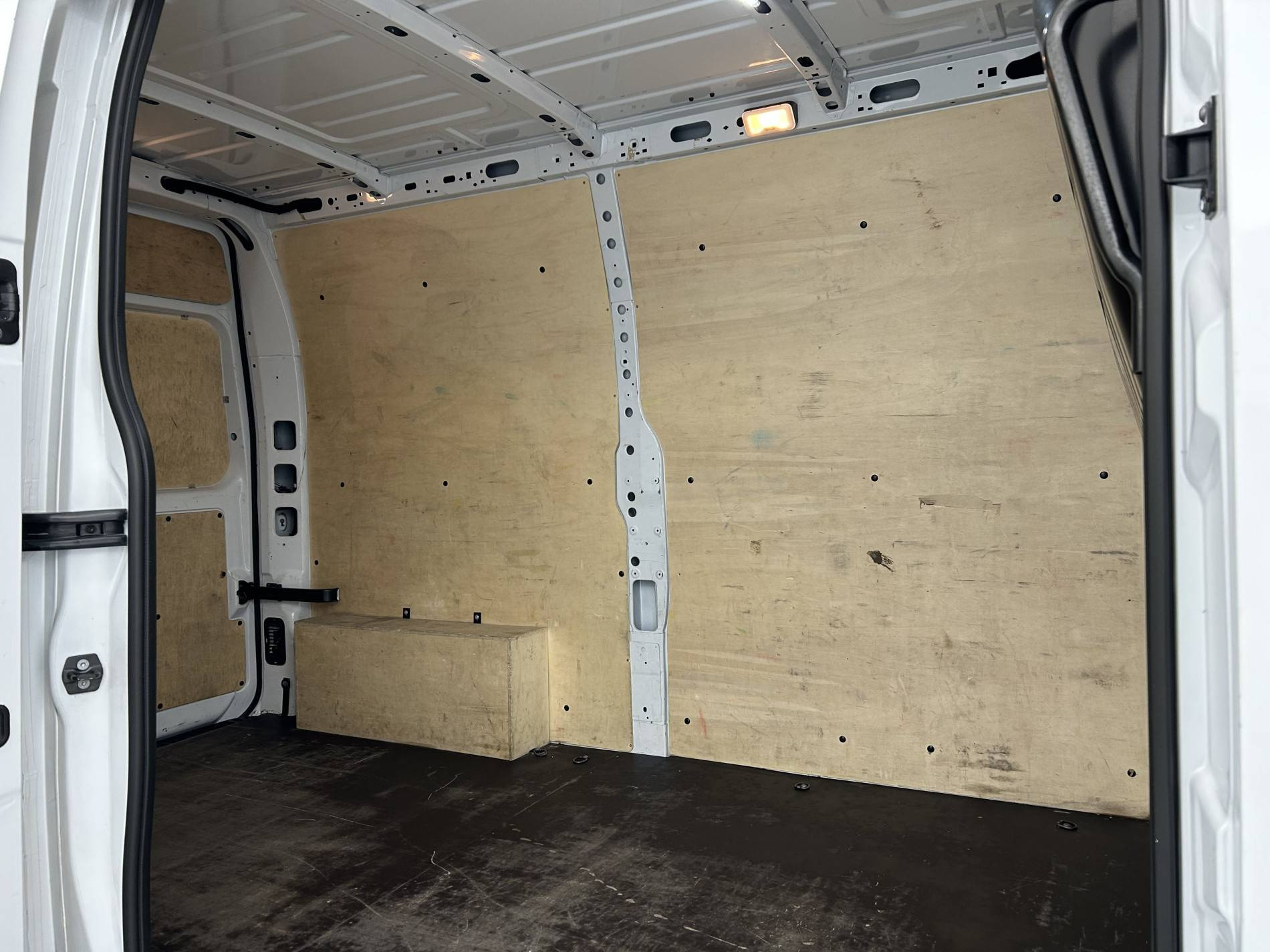 Vente en ligne Renault Master Fourgon MASTER FGN TRAC F3500 L2H2 BLUE DCI 135 au prix de 24 590 €
