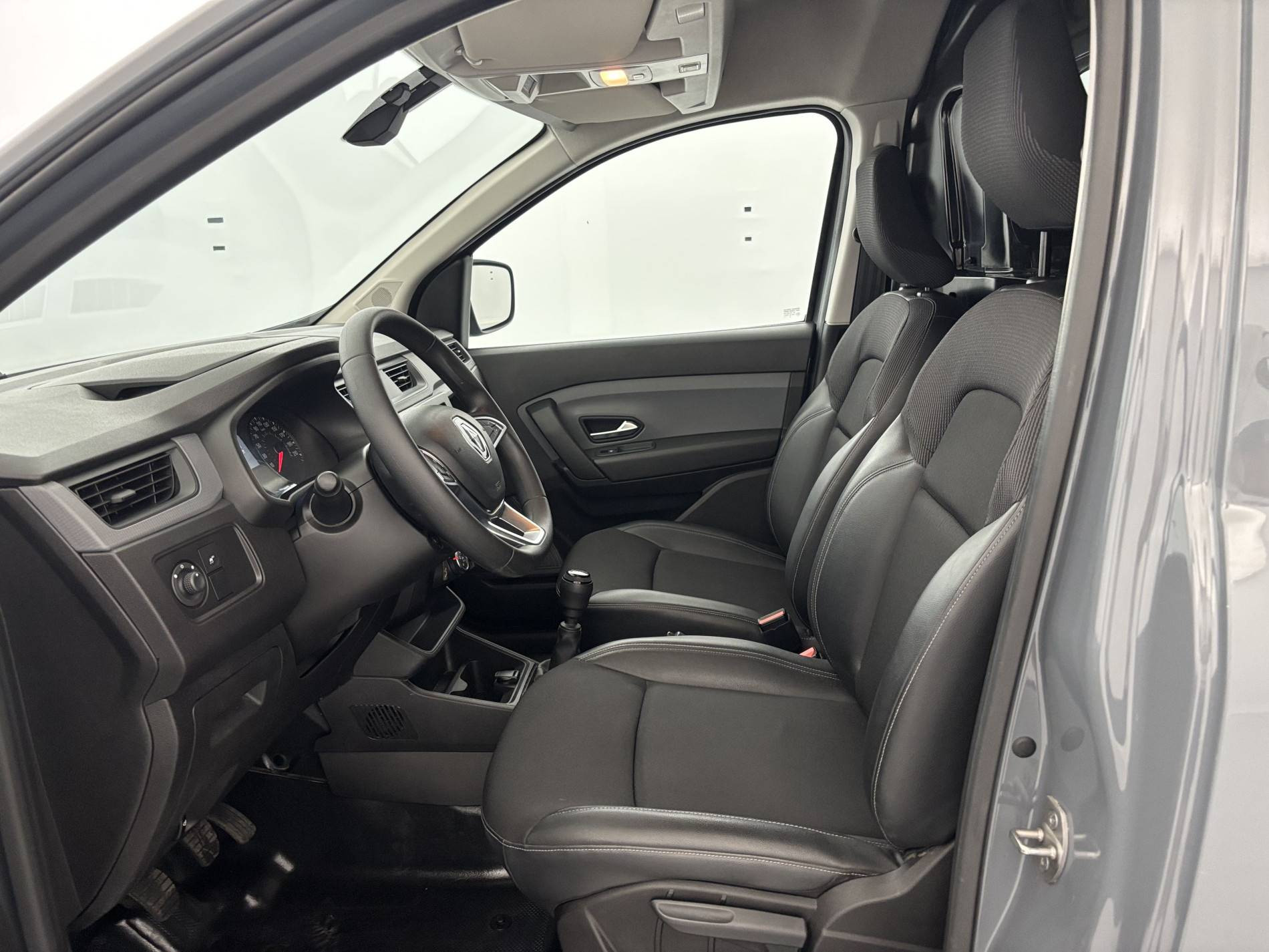 Vente en ligne Renault Express Van  BLUE DCI 95 au prix de 13 590 €