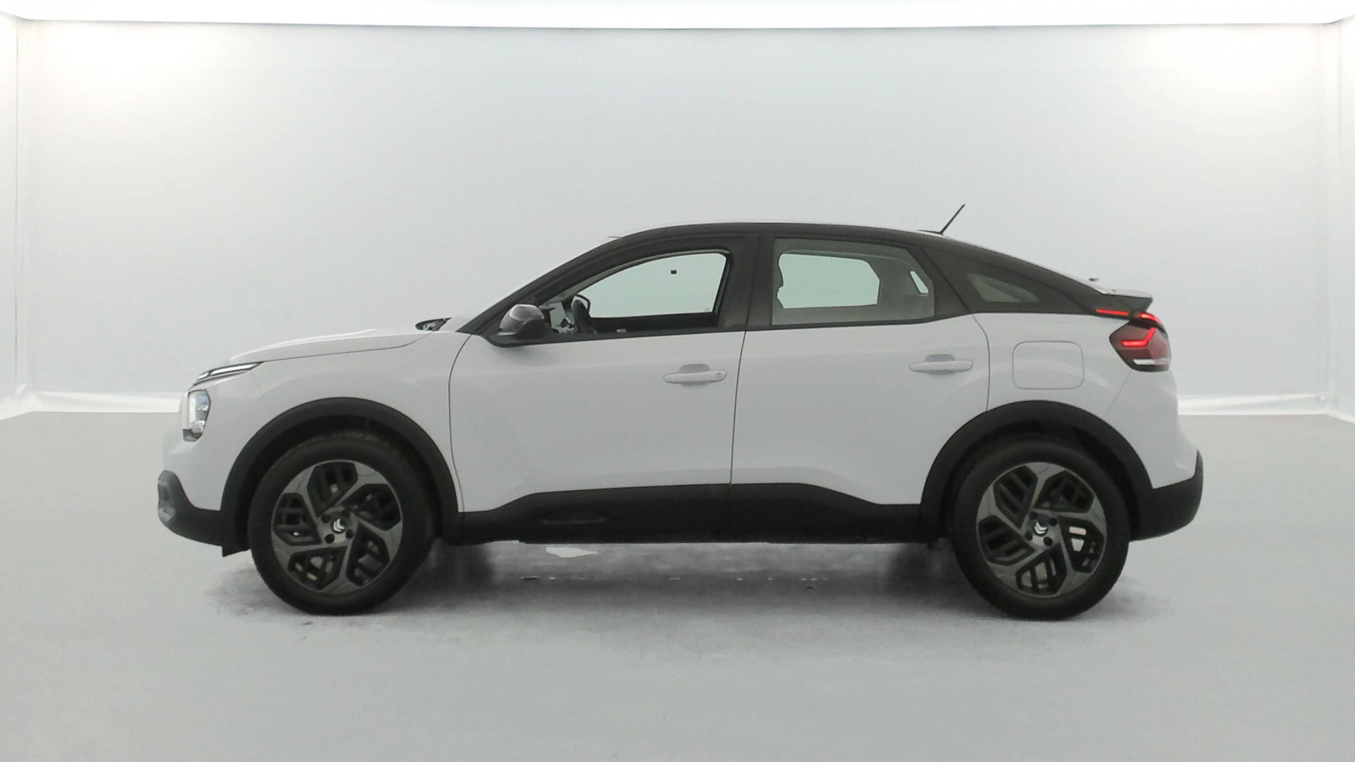 Vente en ligne Citroën C4  Hybride 136 e-DCS6 au prix de 19 990 €