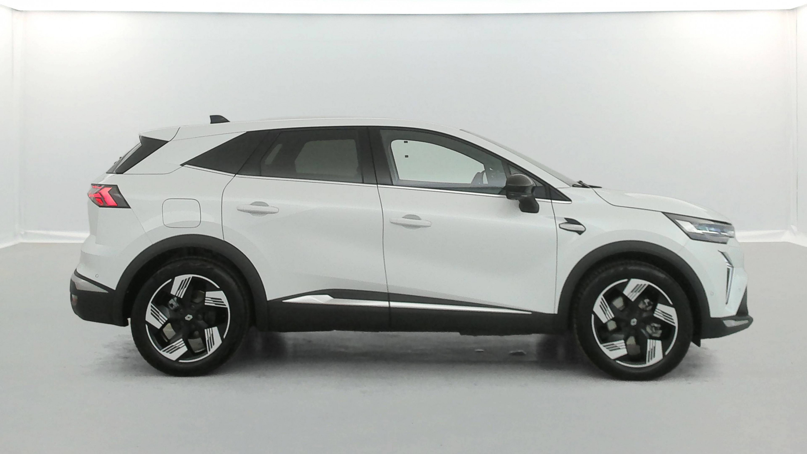 Vente en ligne Renault Symbioz  E-Tech full hybrid 145 au prix de 26 991 €
