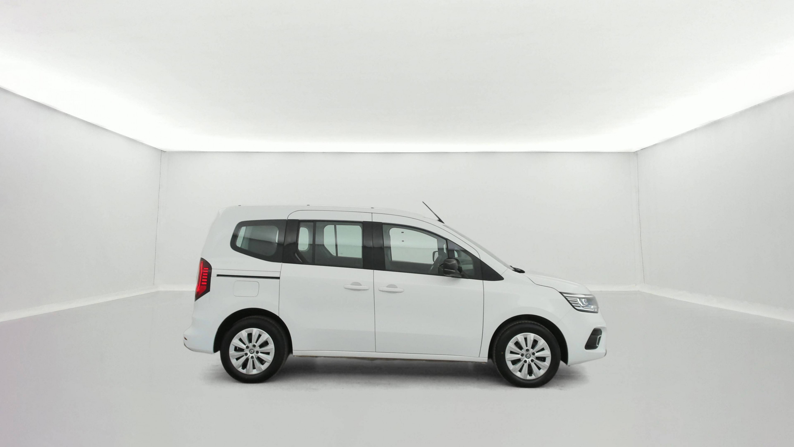 Vente en ligne Renault Kangoo  Blue dCi 95 au prix de 21 590 €