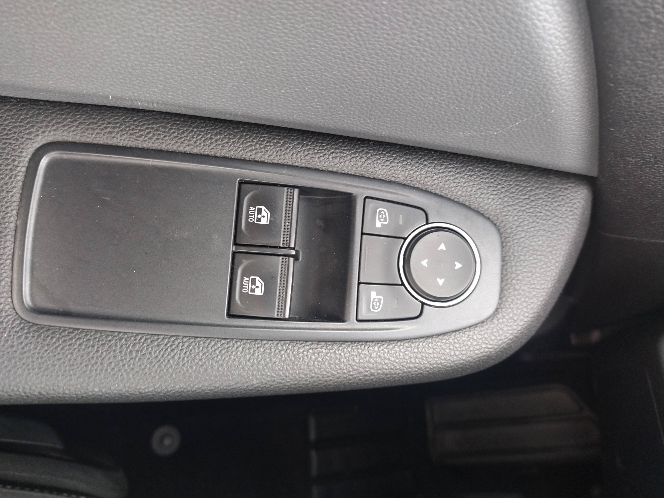 Vente en ligne Renault Clio 5 CLIO SOCIETE BLUE DCI 85 au prix de 12 588 €