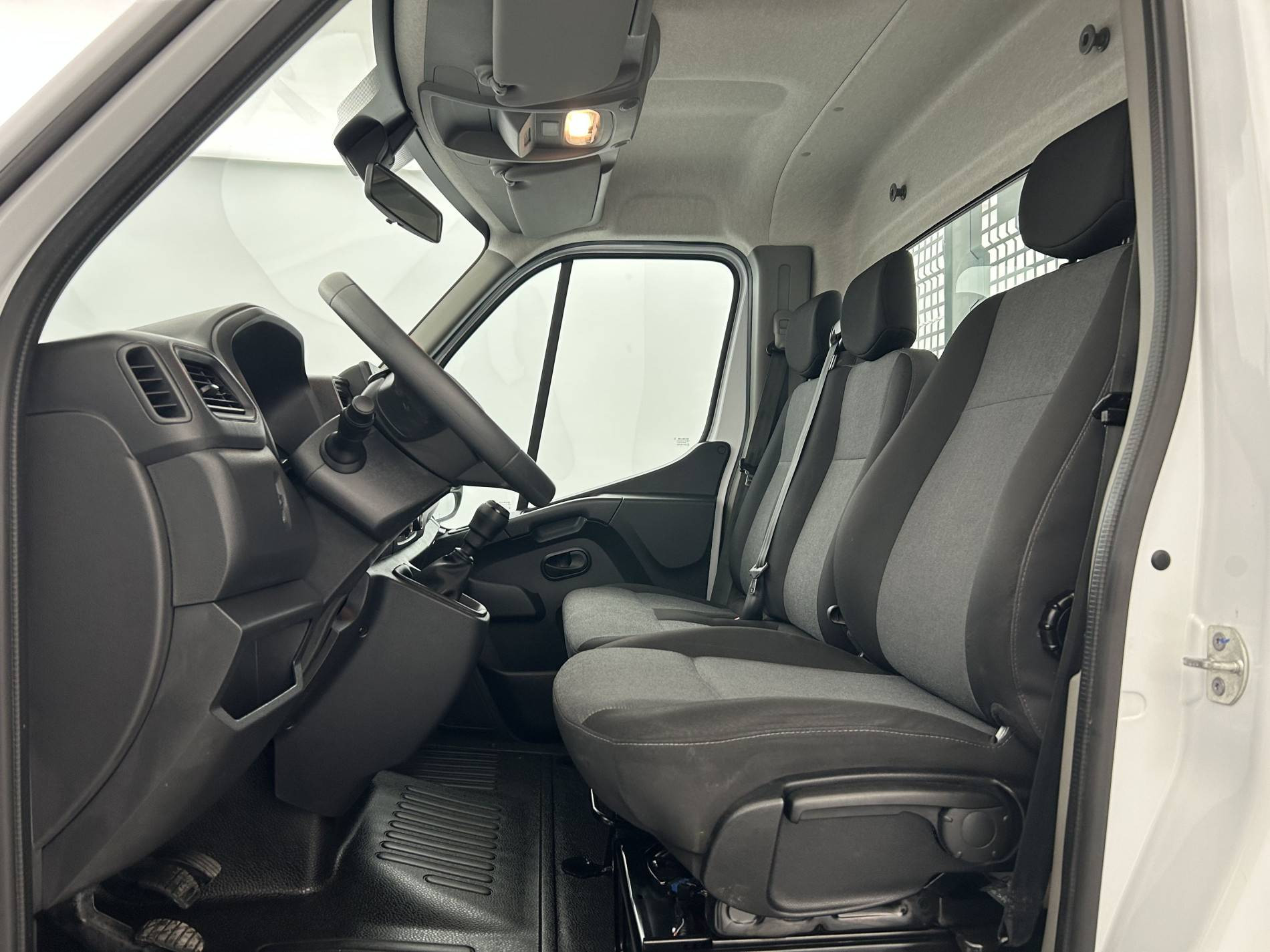 Vente en ligne Renault Master 3 Châssis Cabine MASTER CC PROP RJ3500 L2 PAFC BLUE DCI 130 EURO VI au prix de 32 880 €