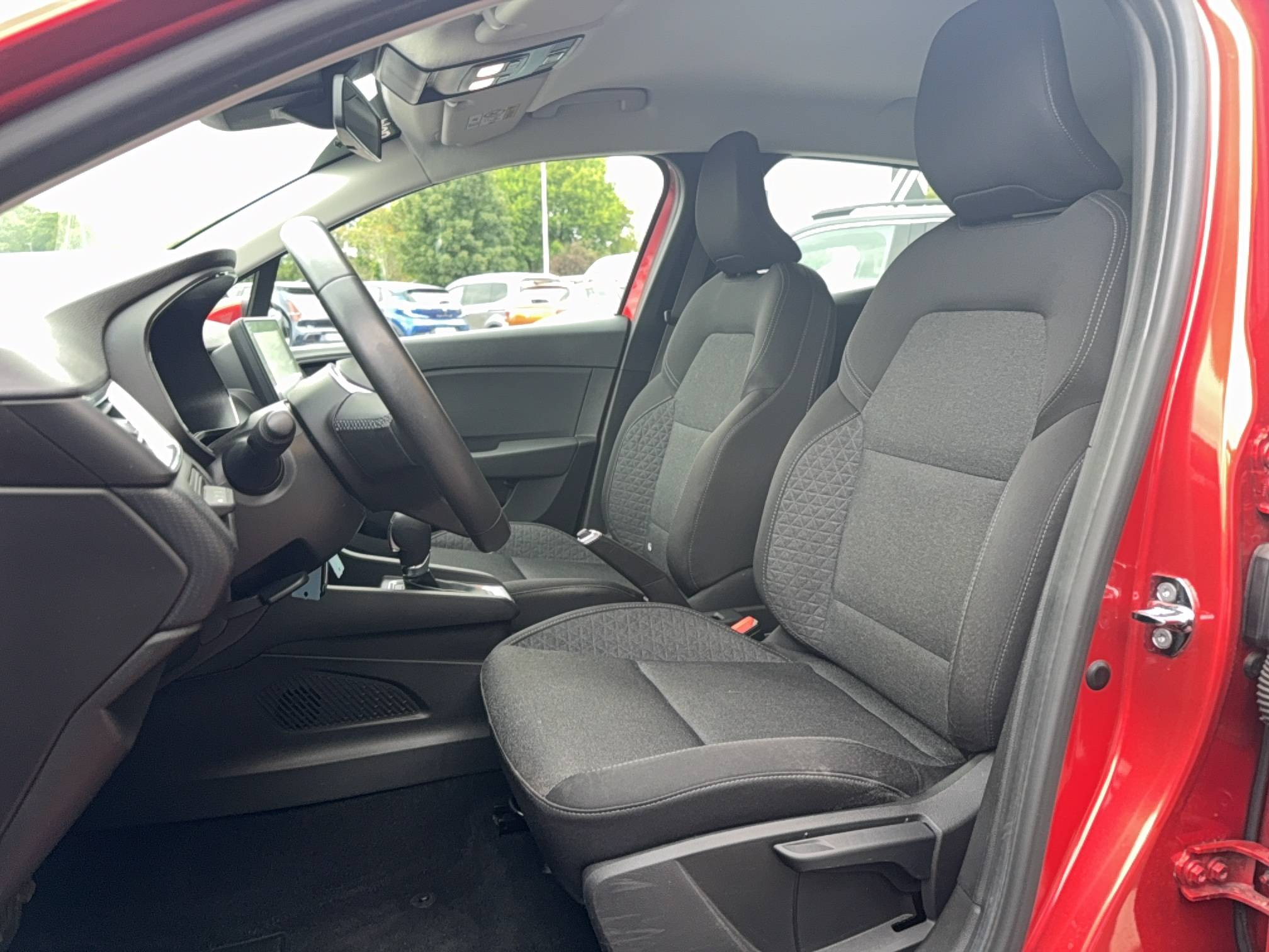 Vente en ligne Renault Clio 5 Clio E-Tech 140 - 21N au prix de 15 375 €