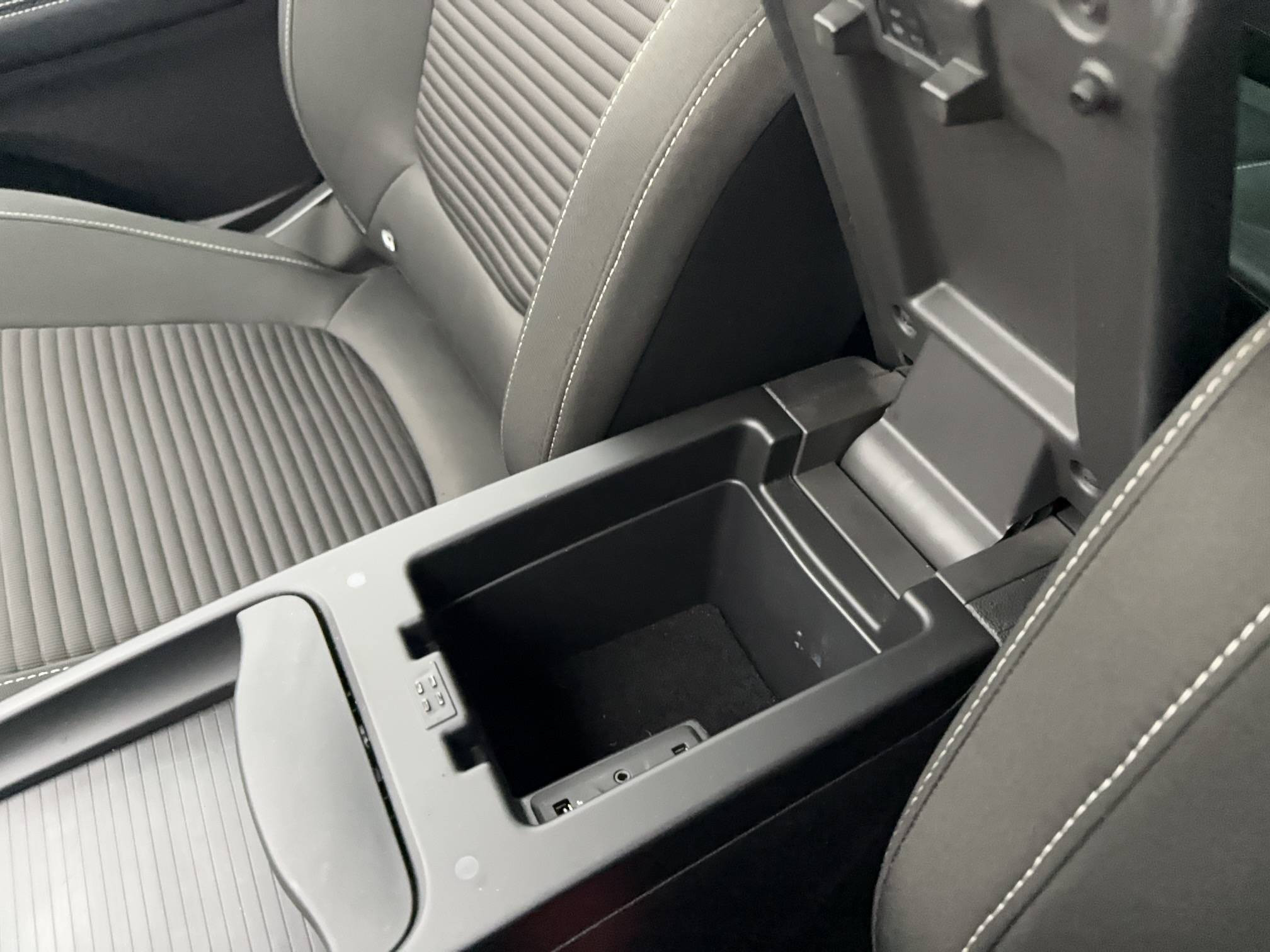Vente en ligne Renault Grand Scenic 4 Grand Scenic TCe 140 FAP EDC - 21 au prix de 16 690 €