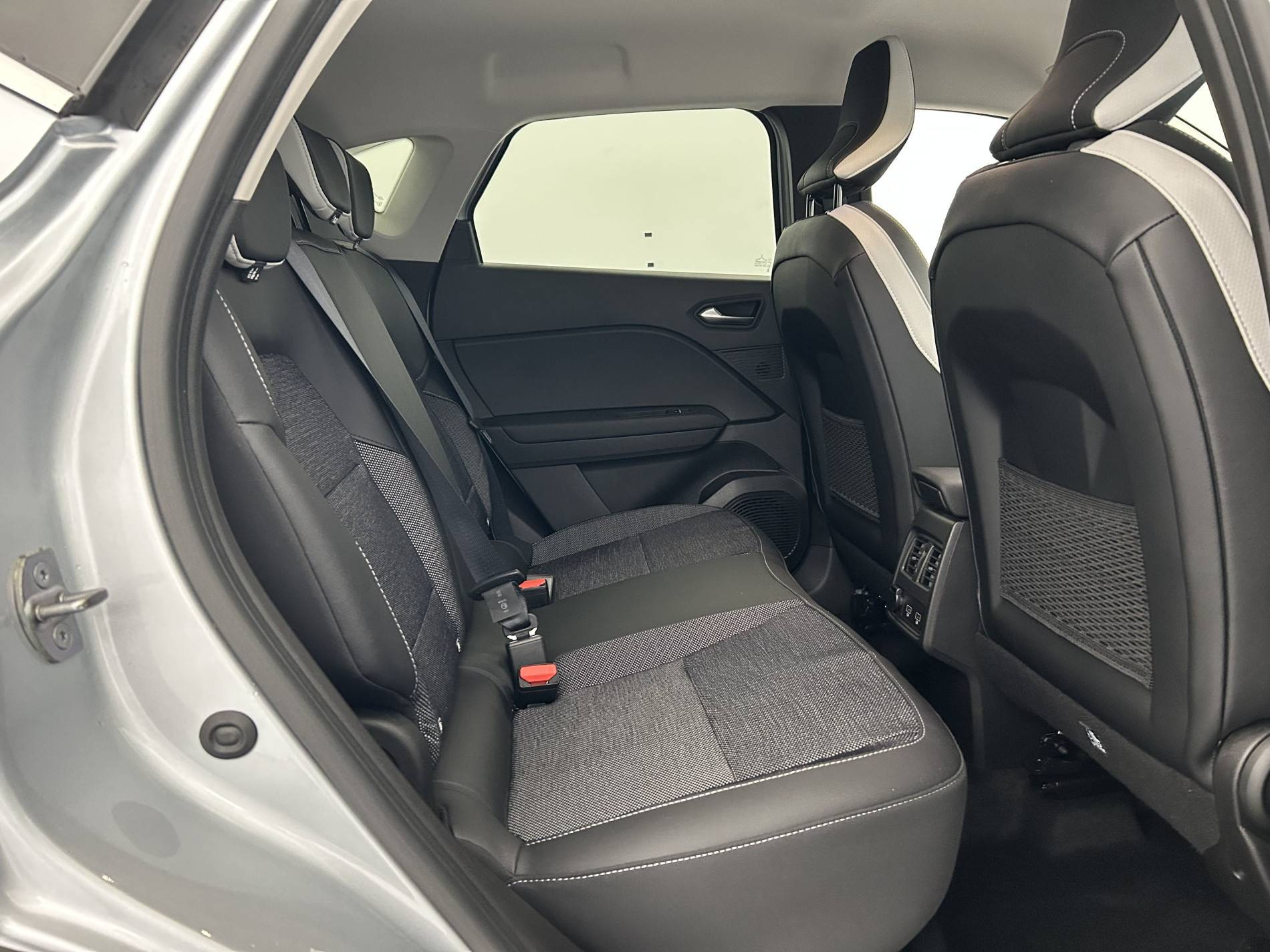 Vente en ligne Renault Captur  E-Tech hybride rechargeable 160 au prix de 20 990 €