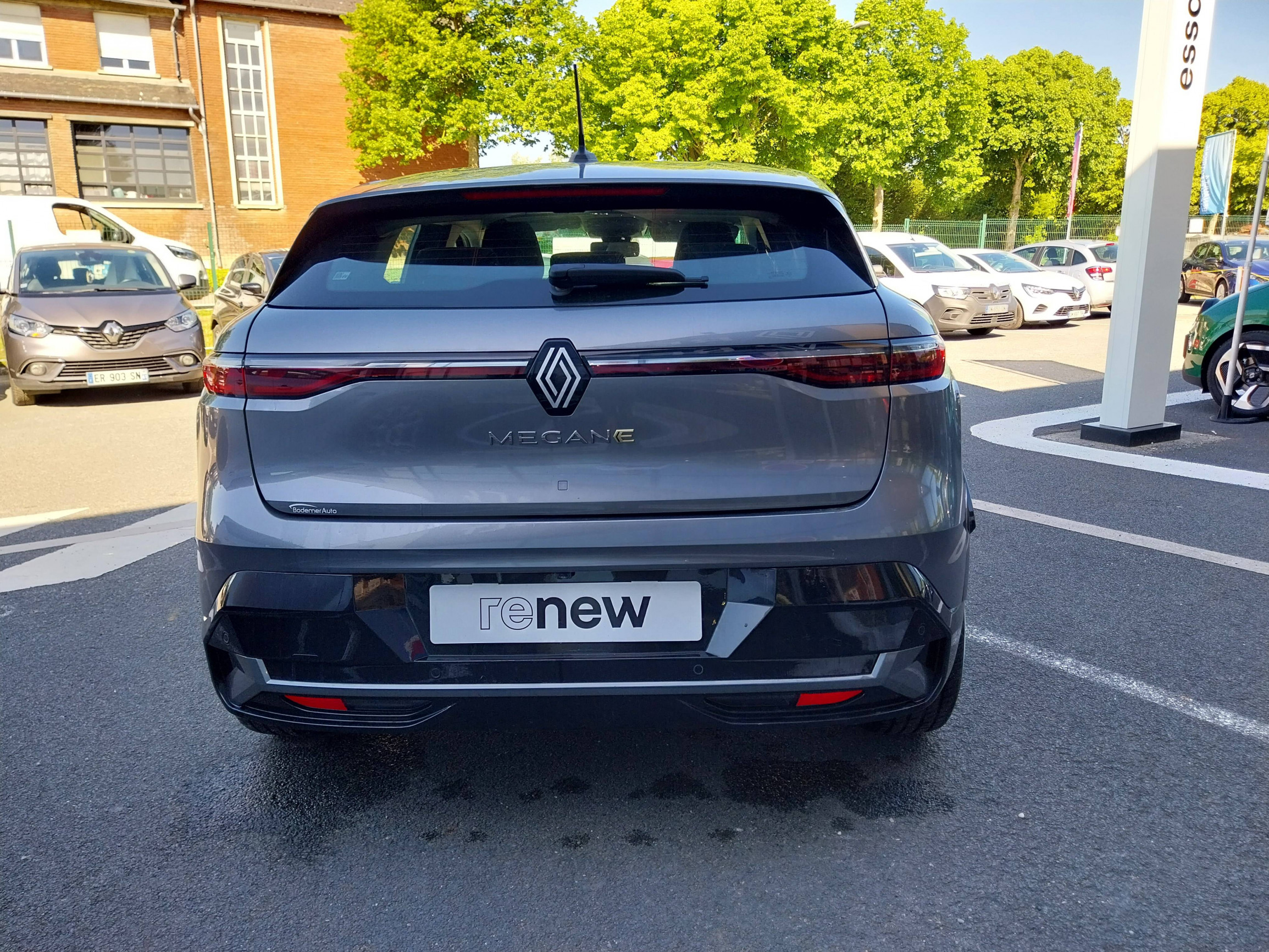 Vente en ligne Renault Megane E-Tech  EV40 130ch standard charge au prix de 19 990 €