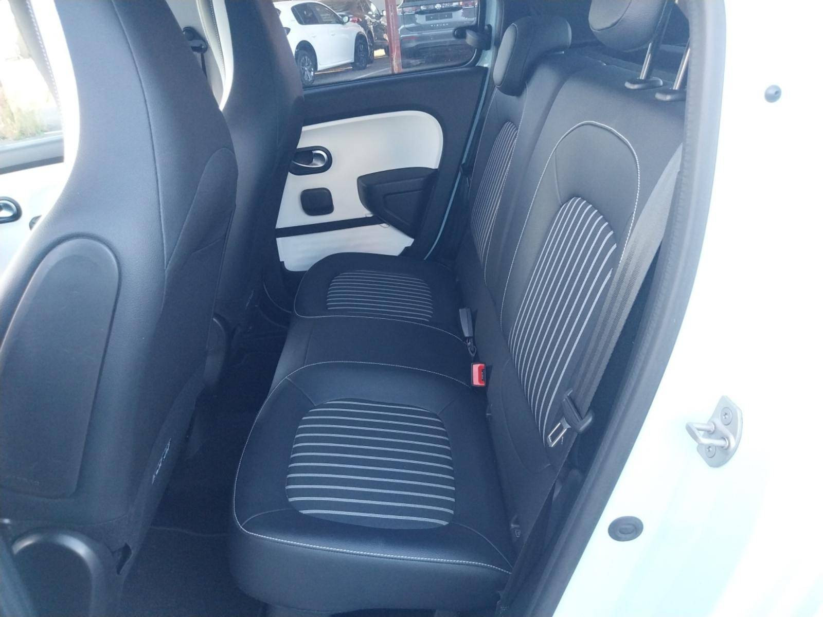 Vente en ligne Renault Twingo Electrique Twingo III E-Tech au prix de 13 990 €