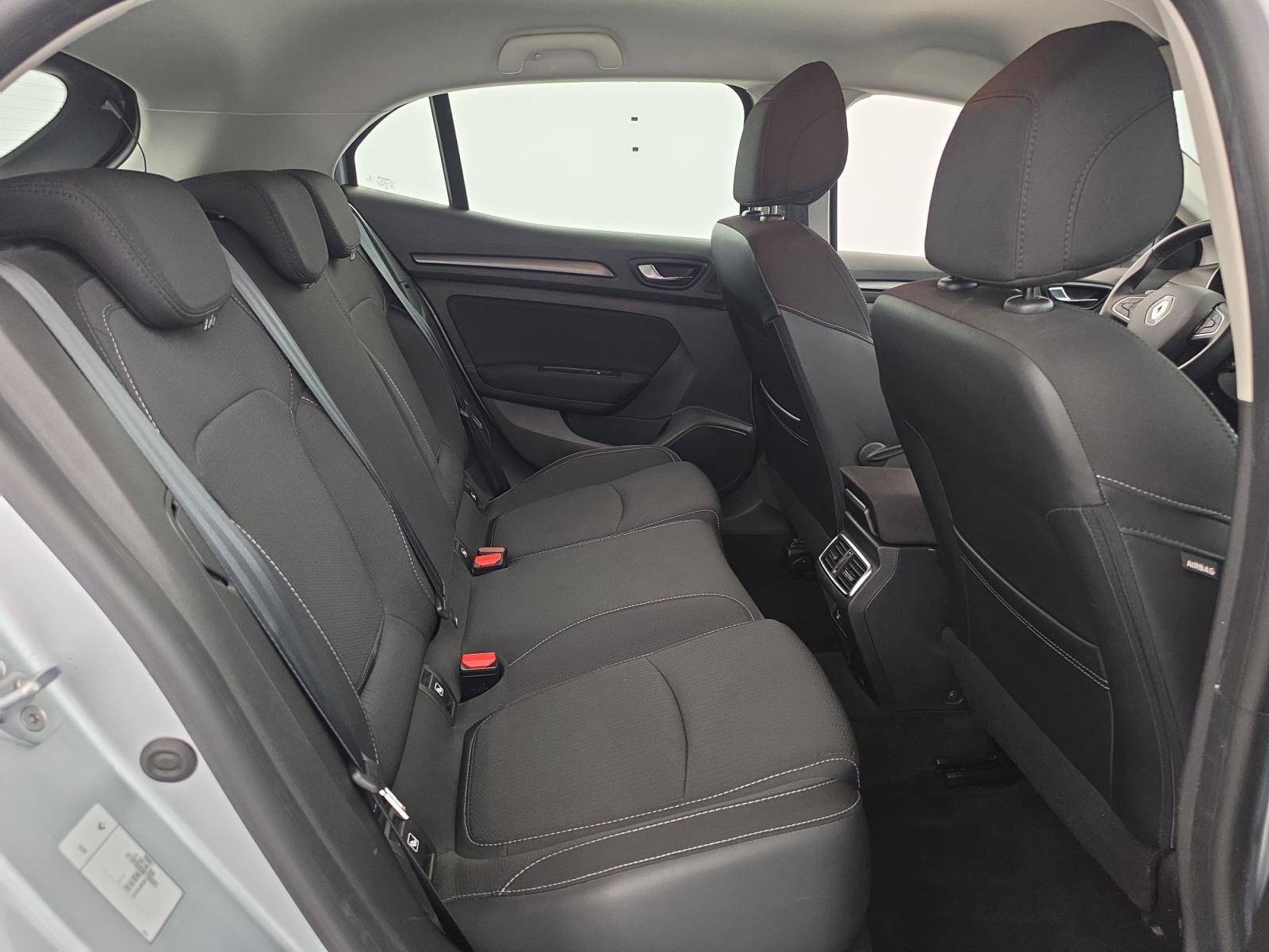 Vente en ligne Renault Megane 4 Mégane IV Berline Blue dCi 115 au prix de 13 990 €