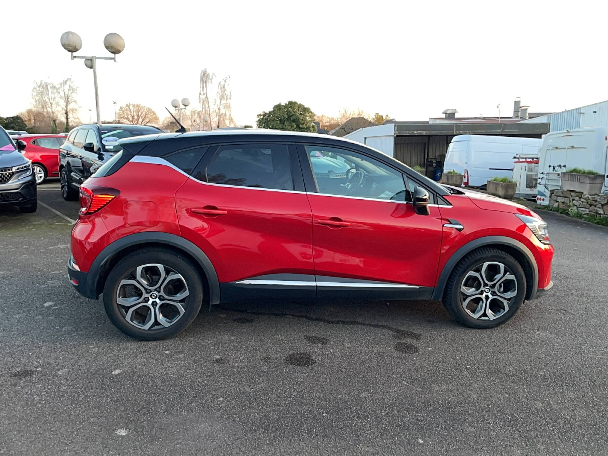 Vente en ligne Renault Captur  E-Tech 145 - 21 au prix de 18 490 €