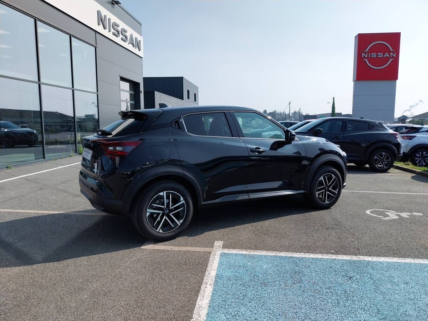 Vente en ligne Nissan Juke  HYBRID 143 au prix de 28 990 €