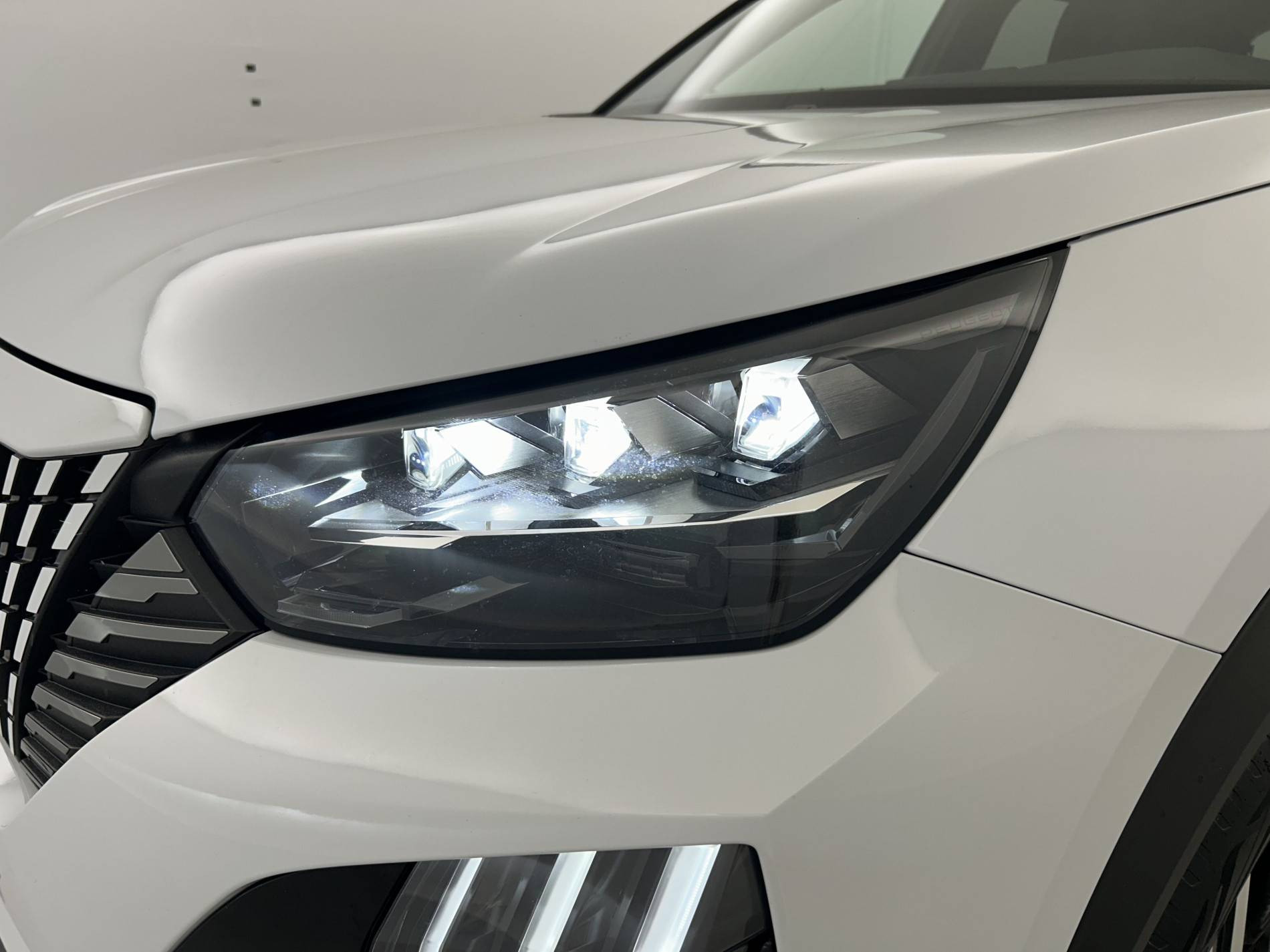 Vente en ligne Peugeot 2008  Hybrid 136 e-DCS6 au prix de 25 999 €